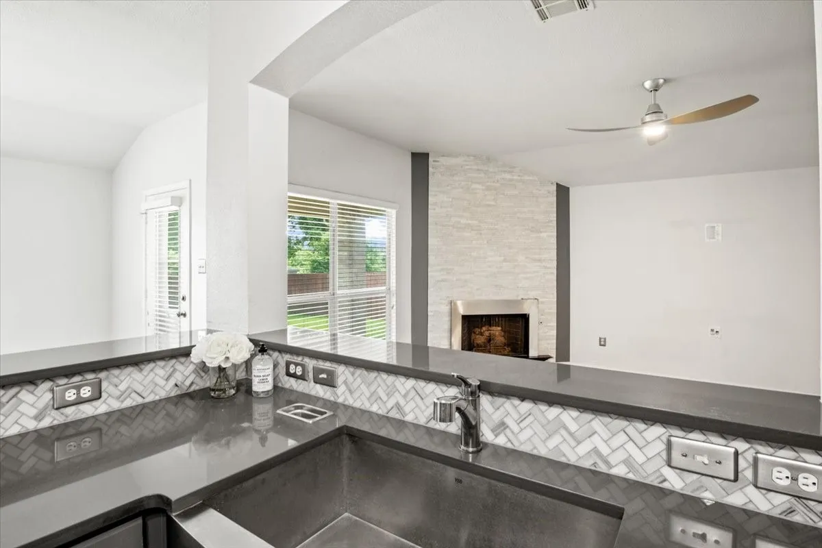 Single Family Residence For Rent in Collin County , 416 Ponderosa Trail, Murphy, Texas 75094, 3 Bedroom, 2 Bathroom, 2 Garage spaces, 1,761 Sqft, built in 2003, mls#21317037, Real Estate Agent in Murphy, Homes For Rent in Collin county, Homes For Rent in Murphy, Realtor in Murphy Texas, Real Estate Brokerage Independent Realty Texas, Luminita Cordes Realtor