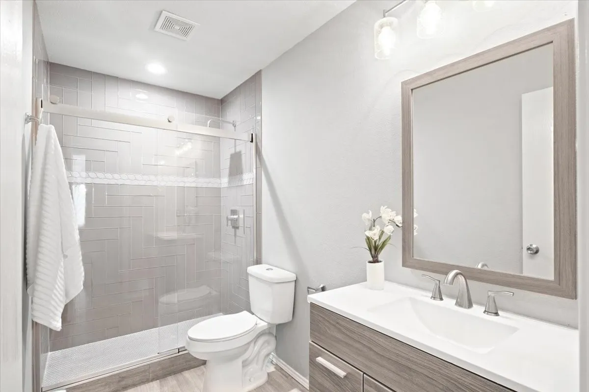 Single Family Residence For Rent in Collin County , 416 Ponderosa Trail, Murphy, Texas 75094, 3 Bedroom, 2 Bathroom, 2 Garage spaces, 1,761 Sqft, built in 2003, mls#21317037, Real Estate Agent in Murphy, Homes For Rent in Collin county, Homes For Rent in Murphy, Realtor in Murphy Texas, Real Estate Brokerage Independent Realty Texas, Luminita Cordes Realtor