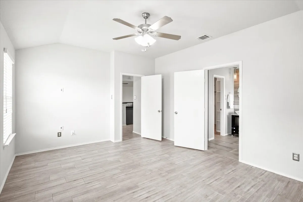 Single Family Residence For Rent in Collin County , 416 Ponderosa Trail, Murphy, Texas 75094, 3 Bedroom, 2 Bathroom, 2 Garage spaces, 1,761 Sqft, built in 2003, mls#21317037, Real Estate Agent in Murphy, Homes For Rent in Collin county, Homes For Rent in Murphy, Realtor in Murphy Texas, Real Estate Brokerage Independent Realty Texas, Luminita Cordes Realtor
