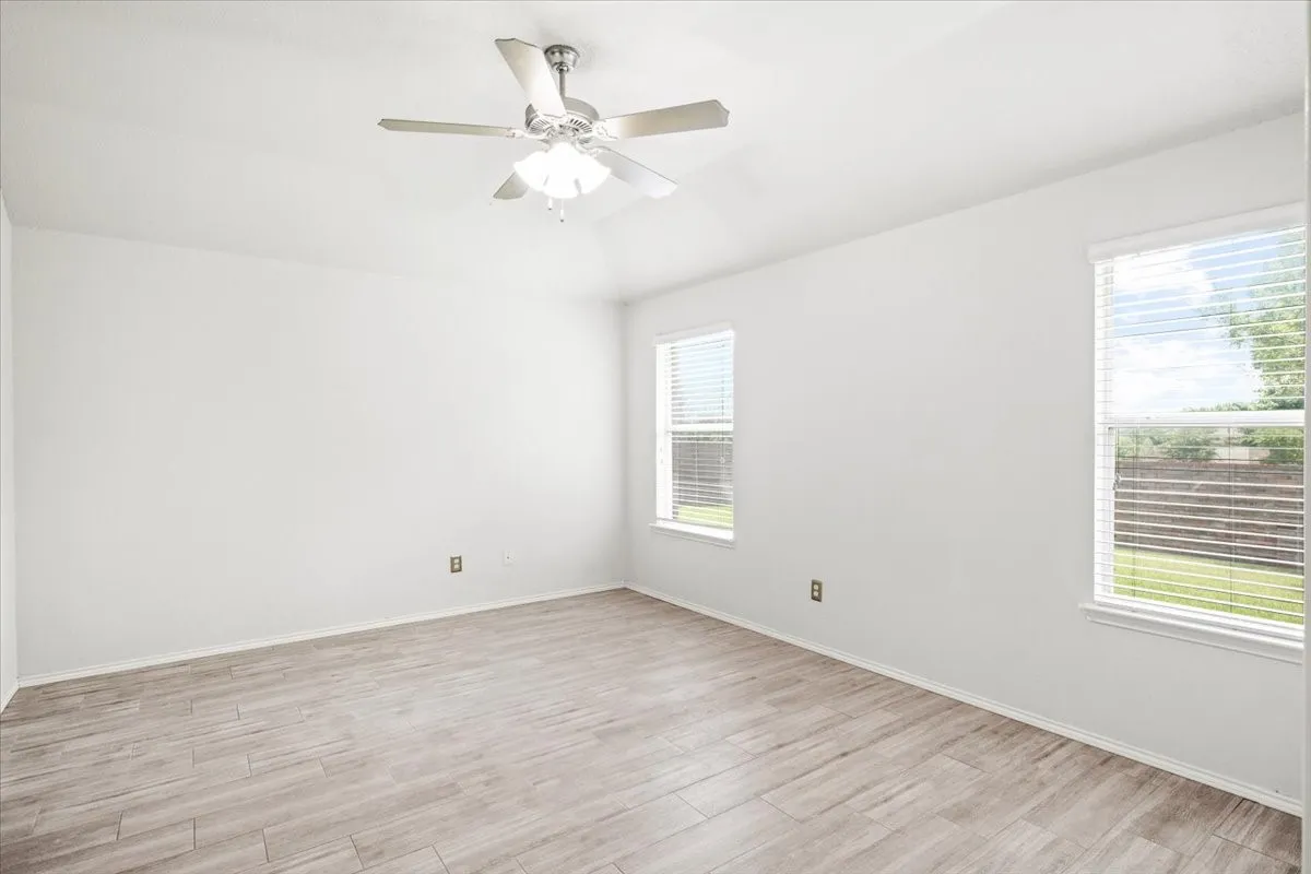 Single Family Residence For Rent in Collin County , 416 Ponderosa Trail, Murphy, Texas 75094, 3 Bedroom, 2 Bathroom, 2 Garage spaces, 1,761 Sqft, built in 2003, mls#21317037, Real Estate Agent in Murphy, Homes For Rent in Collin county, Homes For Rent in Murphy, Realtor in Murphy Texas, Real Estate Brokerage Independent Realty Texas, Luminita Cordes Realtor