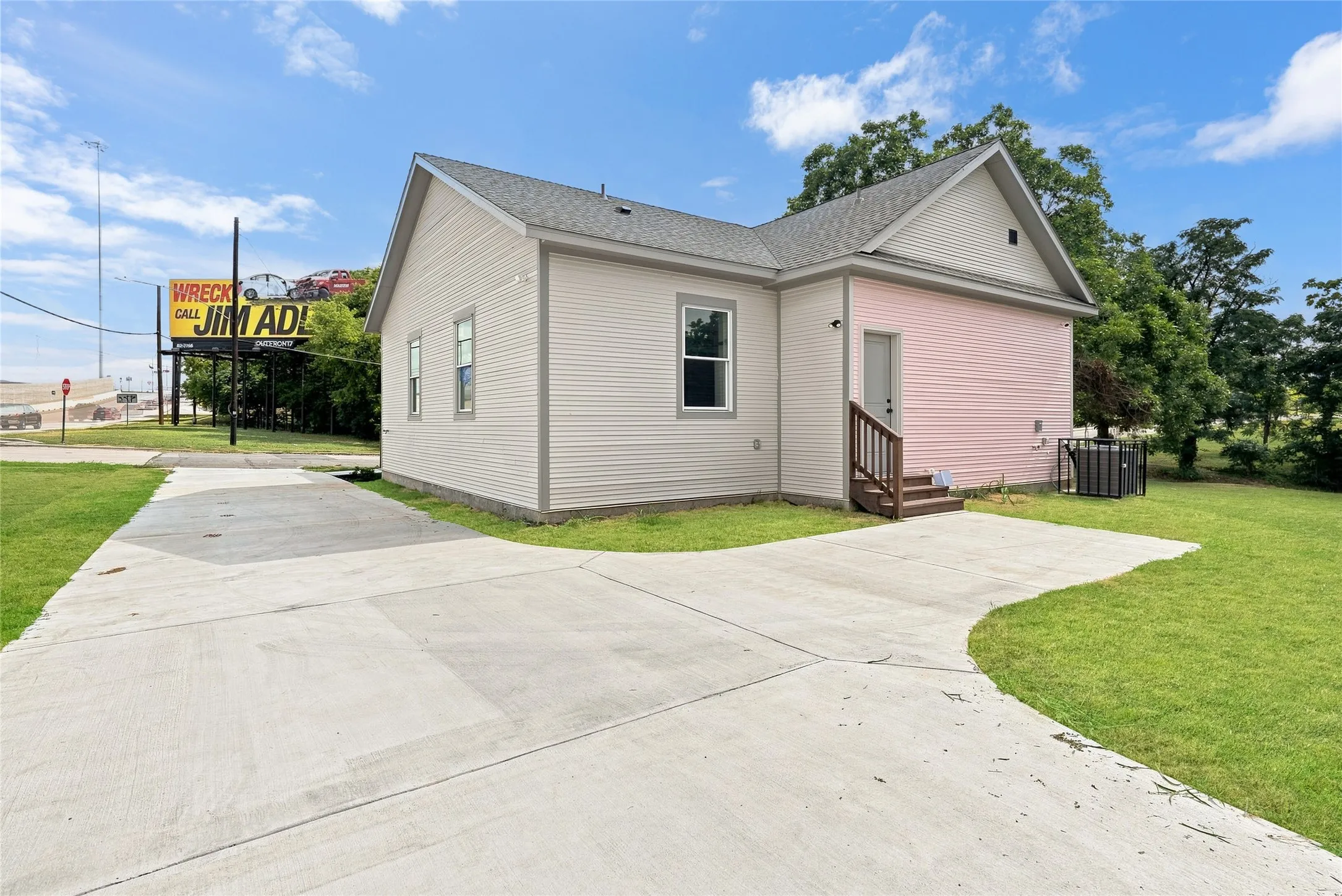 Single Family Residence For Rent in Dallas County , 1022 E 9th Street, Dallas, Texas 75203, 3 Bedroom, 2 Bathroom, 1 Garage spaces, 1,408 Sqft, built in 2026, mls#21317057, Real Estate Agent in Dallas, Homes For Rent in Dallas county, Homes For Rent in Dallas, Realtor in Dallas Texas, Real Estate Brokerage Independent Realty Texas, Luminita Cordes Realtor