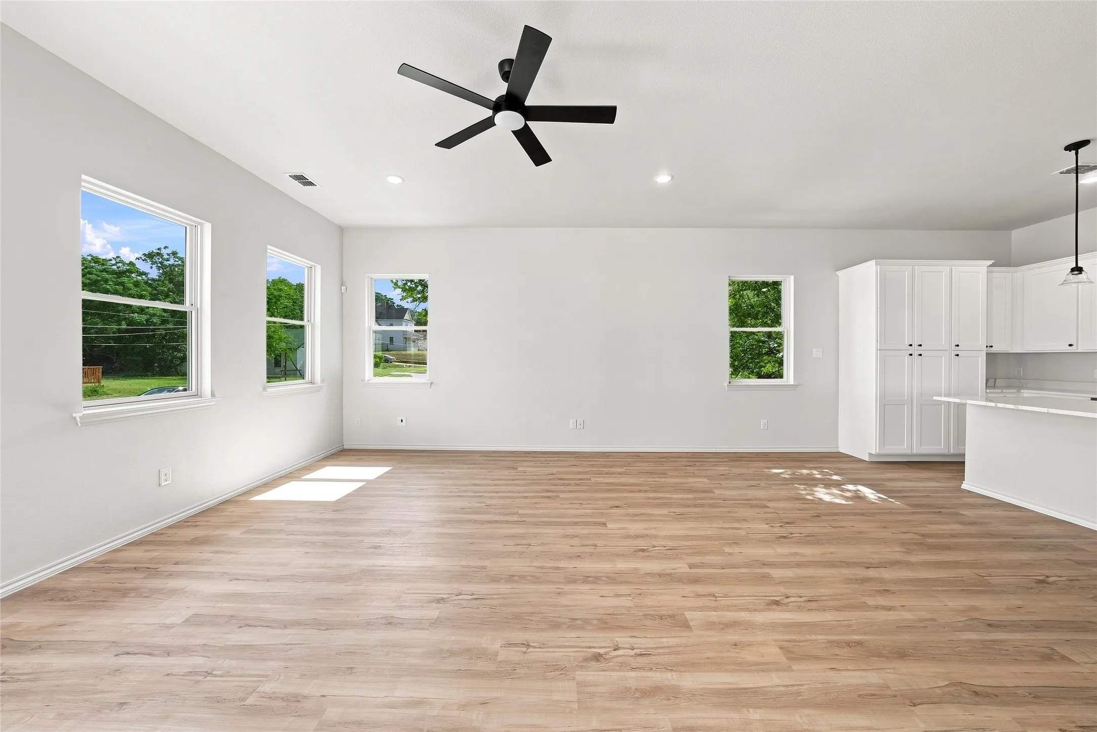 Single Family Residence For Rent in Dallas County , 1022 E 9th Street, Dallas, Texas 75203, 3 Bedroom, 2 Bathroom, 1 Garage spaces, 1,408 Sqft, built in 2026, mls#21317057, Real Estate Agent in Dallas, Homes For Rent in Dallas county, Homes For Rent in Dallas, Realtor in Dallas Texas, Real Estate Brokerage Independent Realty Texas, Luminita Cordes Realtor
