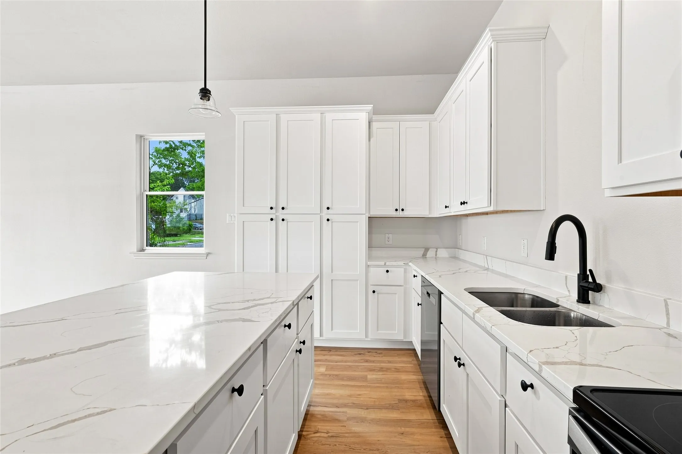 Single Family Residence For Rent in Dallas County , 1022 E 9th Street, Dallas, Texas 75203, 3 Bedroom, 2 Bathroom, 1 Garage spaces, 1,408 Sqft, built in 2026, mls#21317057, Real Estate Agent in Dallas, Homes For Rent in Dallas county, Homes For Rent in Dallas, Realtor in Dallas Texas, Real Estate Brokerage Independent Realty Texas, Luminita Cordes Realtor