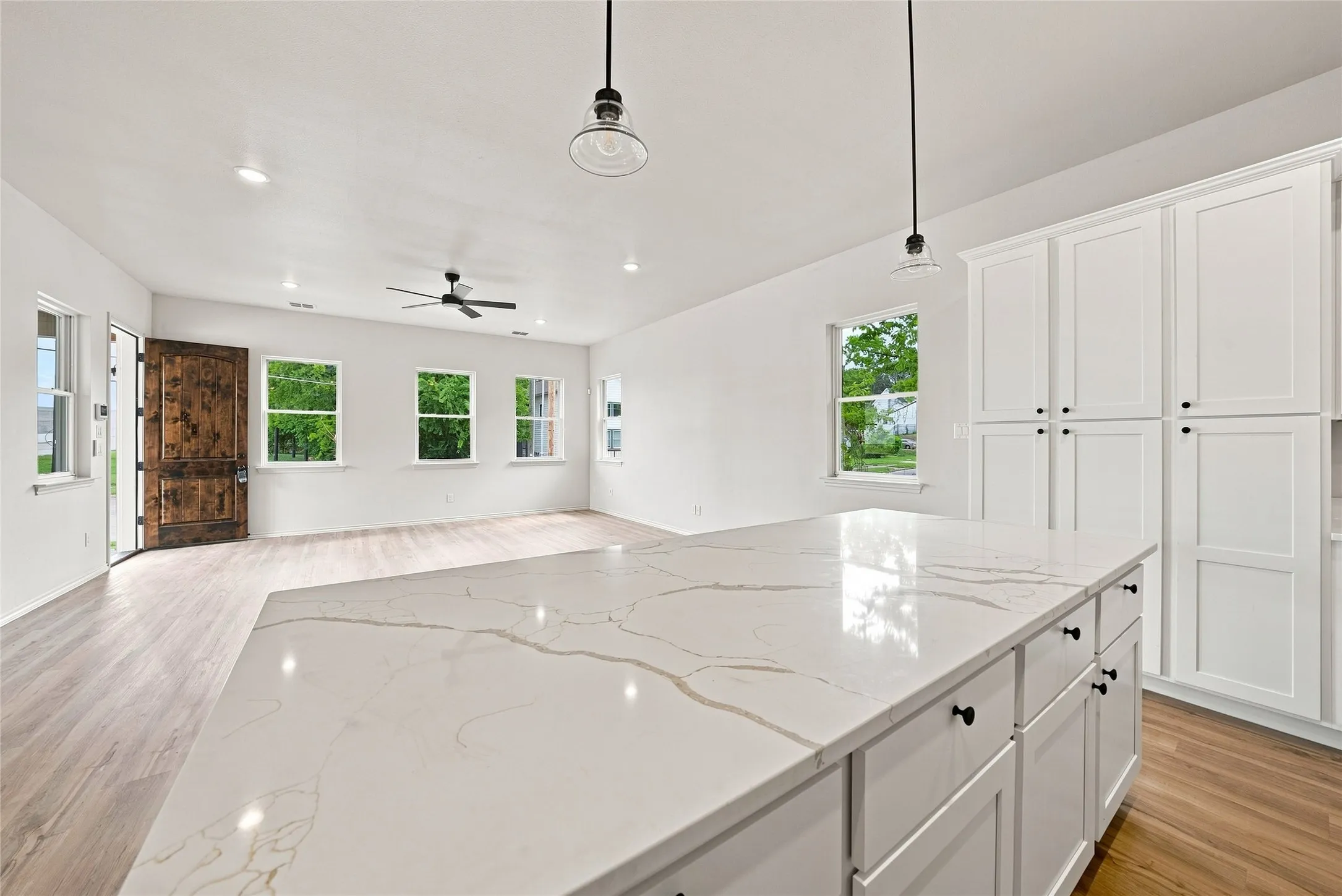 Single Family Residence For Rent in Dallas County , 1022 E 9th Street, Dallas, Texas 75203, 3 Bedroom, 2 Bathroom, 1 Garage spaces, 1,408 Sqft, built in 2026, mls#21317057, Real Estate Agent in Dallas, Homes For Rent in Dallas county, Homes For Rent in Dallas, Realtor in Dallas Texas, Real Estate Brokerage Independent Realty Texas, Luminita Cordes Realtor