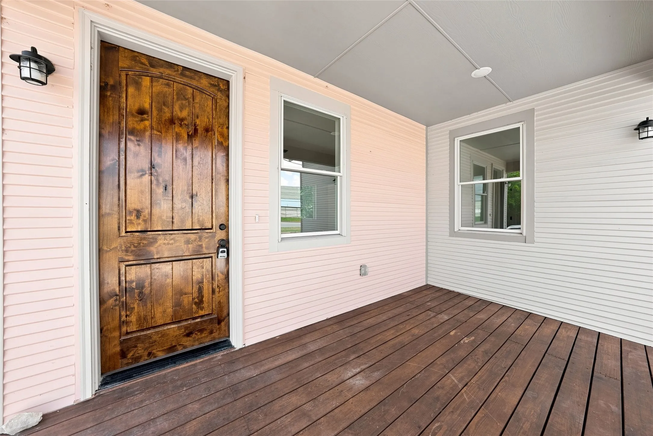 Single Family Residence For Rent in Dallas County , 1022 E 9th Street, Dallas, Texas 75203, 3 Bedroom, 2 Bathroom, 1 Garage spaces, 1,408 Sqft, built in 2026, mls#21317057, Real Estate Agent in Dallas, Homes For Rent in Dallas county, Homes For Rent in Dallas, Realtor in Dallas Texas, Real Estate Brokerage Independent Realty Texas, Luminita Cordes Realtor