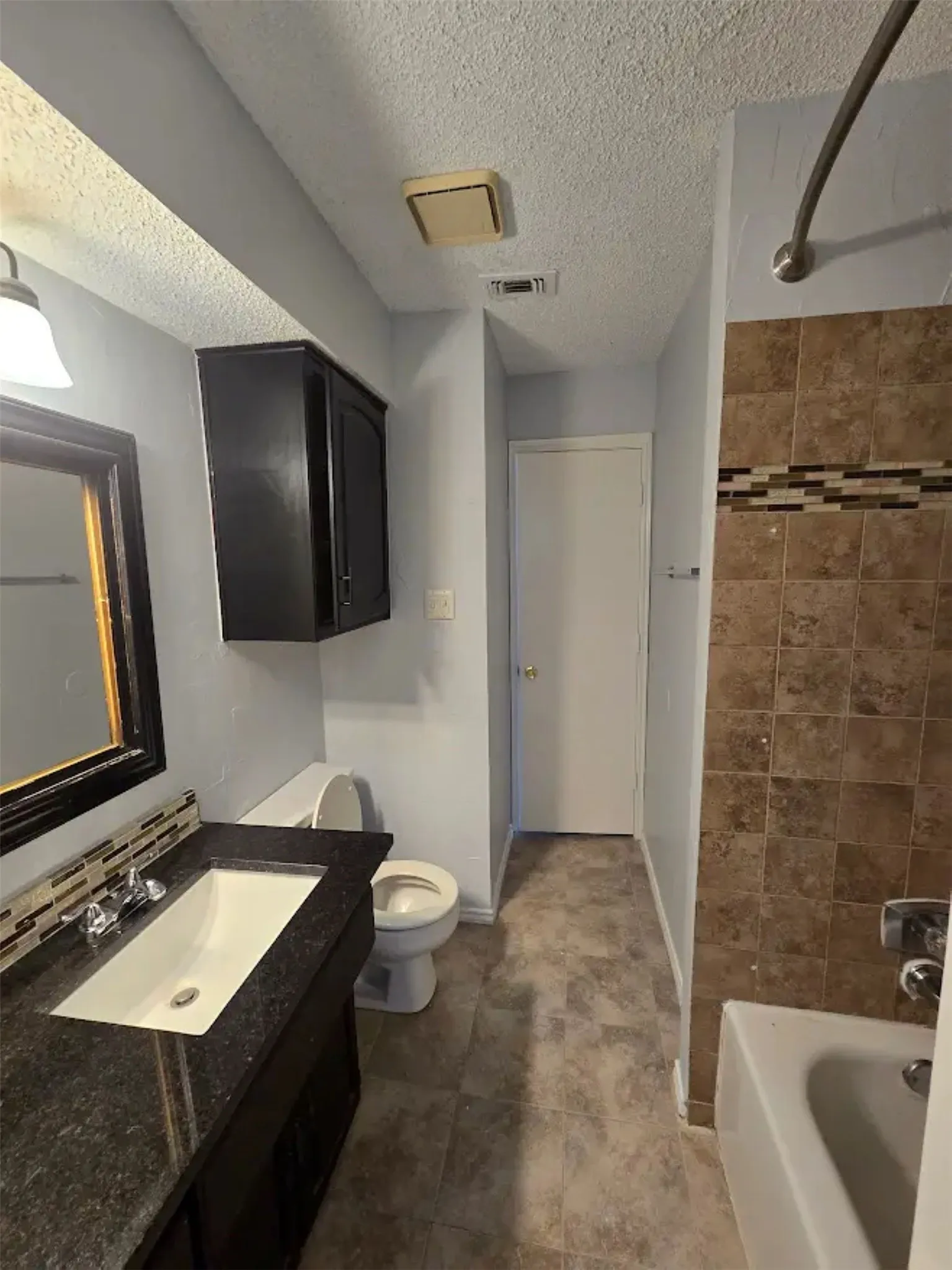 Single Family Residence For Rent in Dallas County , 1613 S Bent Tree Trail, Grand Prairie, Texas 75052, 4 Bedroom, 2 Bathroom, Garage spaces, 1,440 Sqft, built in 1983, mls#21317256, Real Estate Agent in Grand Prairie, Homes For Rent in Dallas county, Homes For Rent in Grand Prairie, Realtor in Grand Prairie Texas, Real Estate Brokerage Independent Realty Texas, Luminita Cordes Realtor