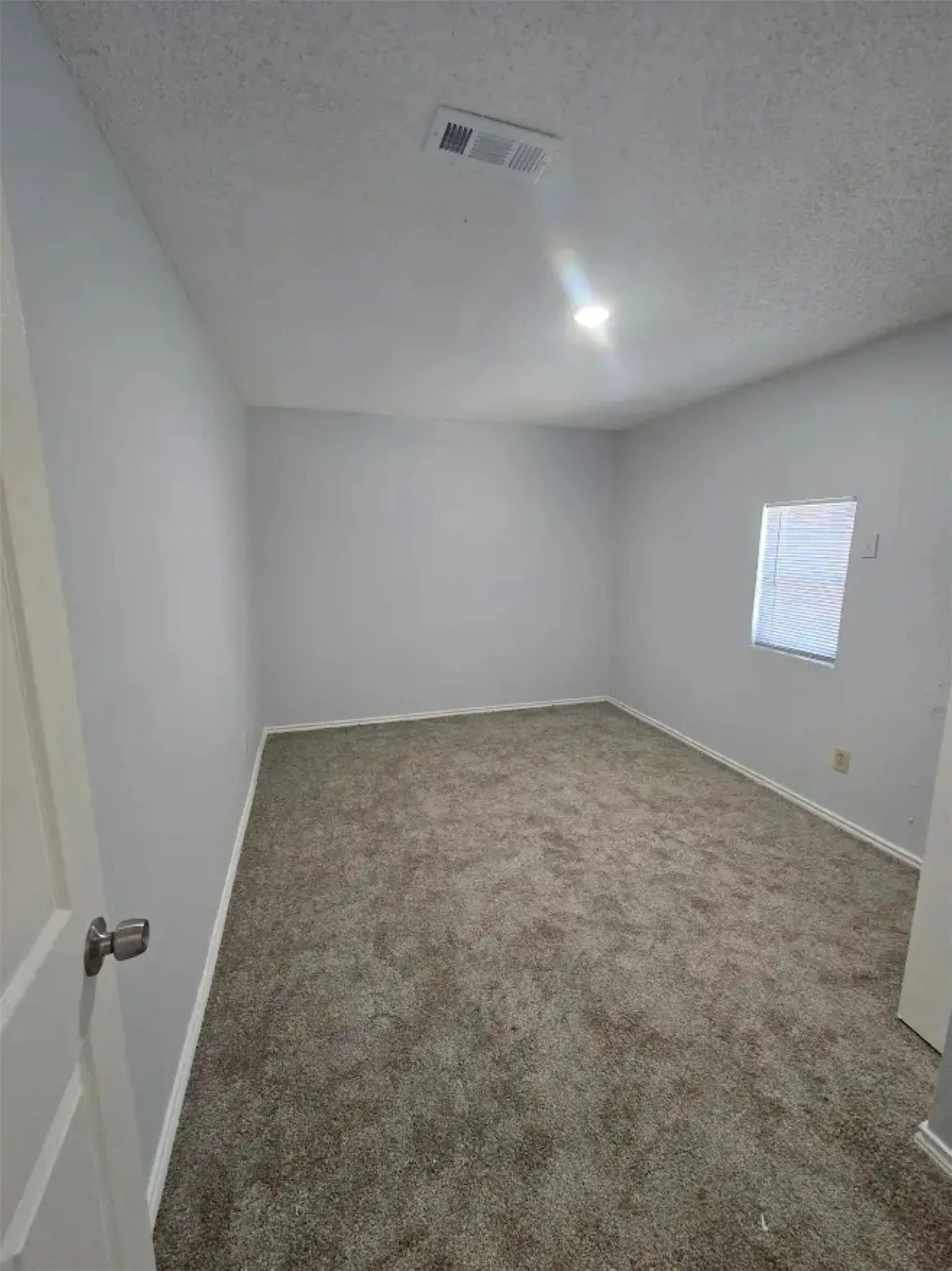Single Family Residence For Rent in Dallas County , 1613 S Bent Tree Trail, Grand Prairie, Texas 75052, 4 Bedroom, 2 Bathroom, Garage spaces, 1,440 Sqft, built in 1983, mls#21317256, Real Estate Agent in Grand Prairie, Homes For Rent in Dallas county, Homes For Rent in Grand Prairie, Realtor in Grand Prairie Texas, Real Estate Brokerage Independent Realty Texas, Luminita Cordes Realtor