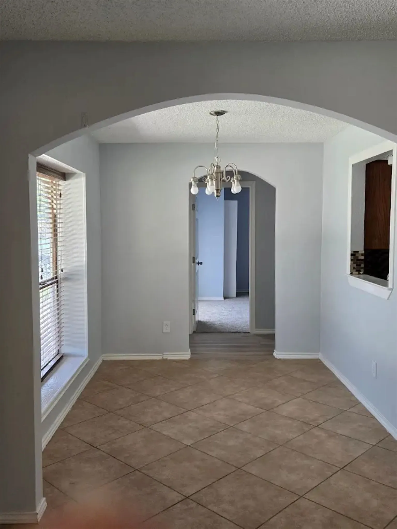 Single Family Residence For Rent in Dallas County , 1613 S Bent Tree Trail, Grand Prairie, Texas 75052, 4 Bedroom, 2 Bathroom, Garage spaces, 1,440 Sqft, built in 1983, mls#21317256, Real Estate Agent in Grand Prairie, Homes For Rent in Dallas county, Homes For Rent in Grand Prairie, Realtor in Grand Prairie Texas, Real Estate Brokerage Independent Realty Texas, Luminita Cordes Realtor