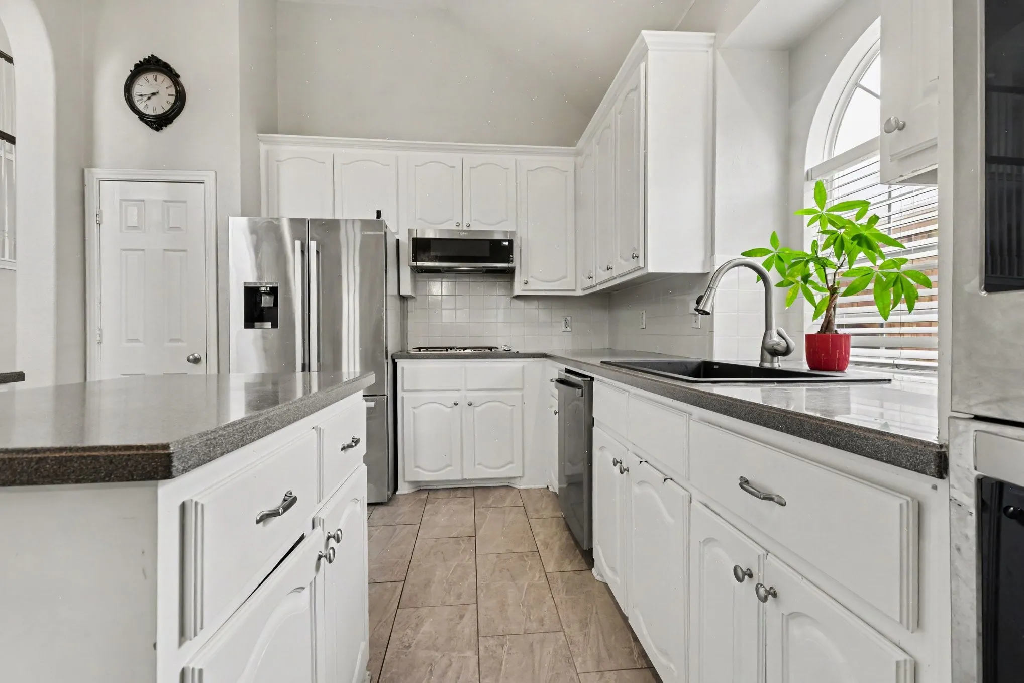 Single Family Residence For Sale in Dallas County , 8006 Killarney Lane, Rowlett, Texas 75089, 5 Bedroom, 3 Bathroom, 2 Garage spaces, 3,094 Sqft, built in 1999, mls#21317586, Real Estate Agent in Rowlett, Homes For Sale in Dallas county, Homes For Sale in Rowlett, Realtor in Rowlett Texas, Real Estate Brokerage Independent Realty Texas, Luminita Cordes Realtor