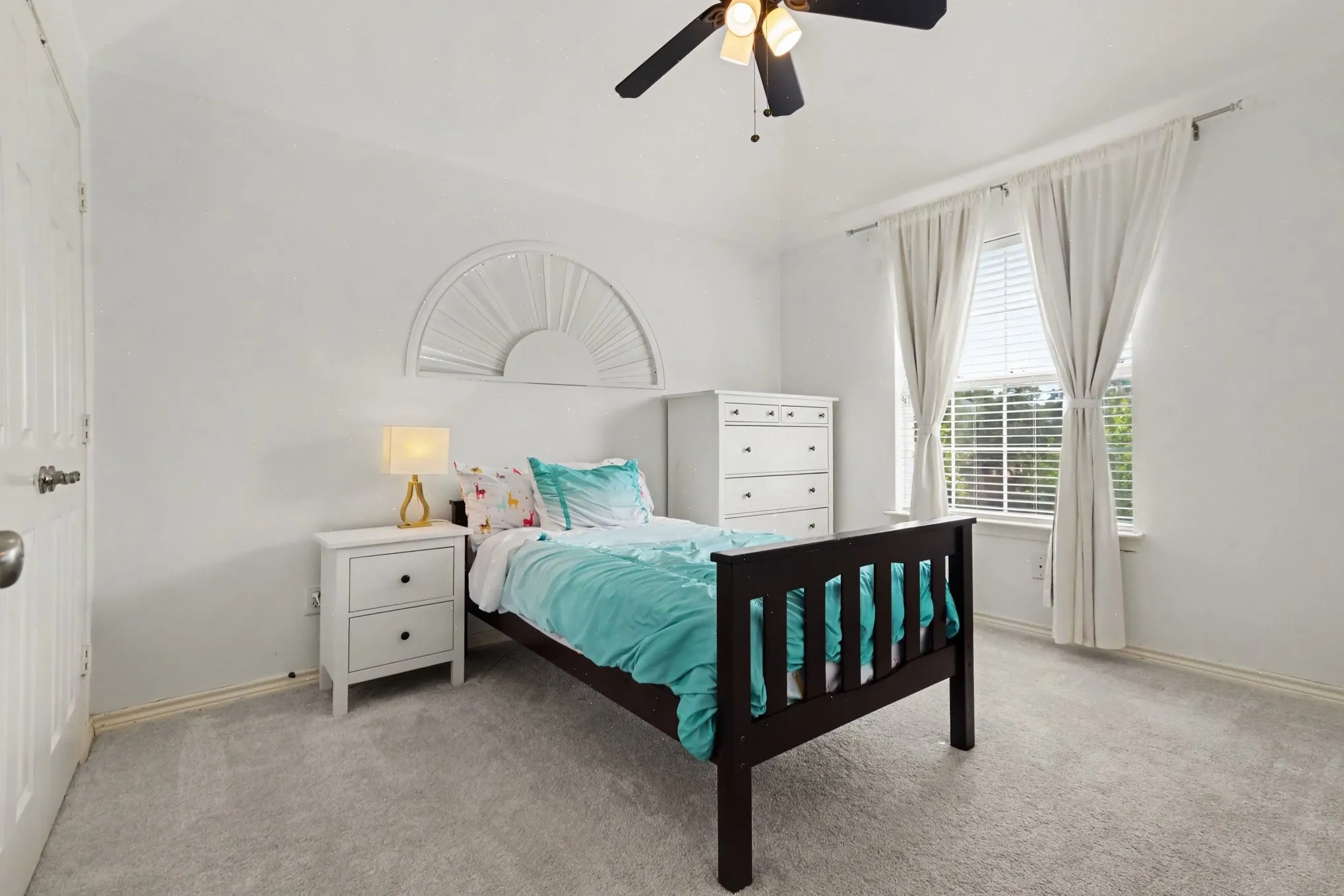 Single Family Residence For Sale in Dallas County , 8006 Killarney Lane, Rowlett, Texas 75089, 5 Bedroom, 3 Bathroom, 2 Garage spaces, 3,094 Sqft, built in 1999, mls#21317586, Real Estate Agent in Rowlett, Homes For Sale in Dallas county, Homes For Sale in Rowlett, Realtor in Rowlett Texas, Real Estate Brokerage Independent Realty Texas, Luminita Cordes Realtor