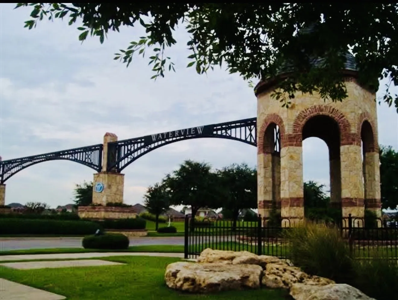 Single Family Residence For Sale in Dallas County , 8006 Killarney Lane, Rowlett, Texas 75089, 5 Bedroom, 3 Bathroom, 2 Garage spaces, 3,094 Sqft, built in 1999, mls#21317586, Real Estate Agent in Rowlett, Homes For Sale in Dallas county, Homes For Sale in Rowlett, Realtor in Rowlett Texas, Real Estate Brokerage Independent Realty Texas, Luminita Cordes Realtor