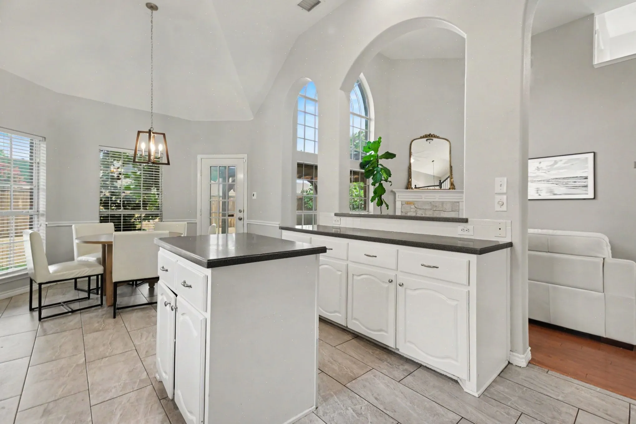 Single Family Residence For Sale in Dallas County , 8006 Killarney Lane, Rowlett, Texas 75089, 5 Bedroom, 3 Bathroom, 2 Garage spaces, 3,094 Sqft, built in 1999, mls#21317586, Real Estate Agent in Rowlett, Homes For Sale in Dallas county, Homes For Sale in Rowlett, Realtor in Rowlett Texas, Real Estate Brokerage Independent Realty Texas, Luminita Cordes Realtor