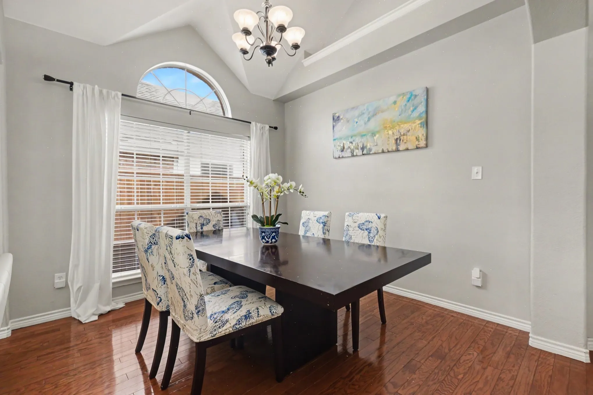 Single Family Residence For Sale in Dallas County , 8006 Killarney Lane, Rowlett, Texas 75089, 5 Bedroom, 3 Bathroom, 2 Garage spaces, 3,094 Sqft, built in 1999, mls#21317586, Real Estate Agent in Rowlett, Homes For Sale in Dallas county, Homes For Sale in Rowlett, Realtor in Rowlett Texas, Real Estate Brokerage Independent Realty Texas, Luminita Cordes Realtor