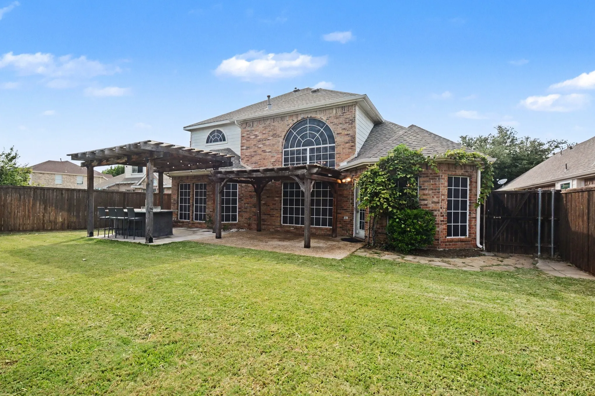 Single Family Residence For Sale in Dallas County , 8006 Killarney Lane, Rowlett, Texas 75089, 5 Bedroom, 3 Bathroom, 2 Garage spaces, 3,094 Sqft, built in 1999, mls#21317586, Real Estate Agent in Rowlett, Homes For Sale in Dallas county, Homes For Sale in Rowlett, Realtor in Rowlett Texas, Real Estate Brokerage Independent Realty Texas, Luminita Cordes Realtor