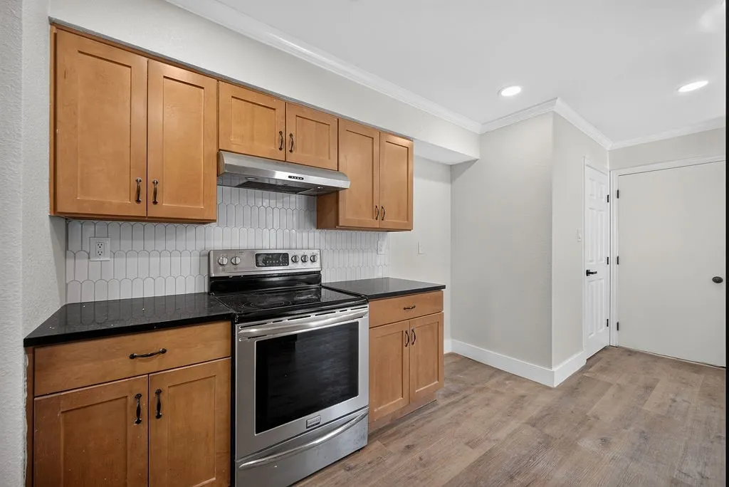 Single Family Residence For Sale in Tarrant County , 5310 Pocassett Drive, Arlington, Texas 76018, 3 Bedroom, 2 Bathroom, 2 Garage spaces, 1,535 Sqft, built in 1985, mls#21317557, Real Estate Agent in Arlington, Homes For Sale in Tarrant county, Homes For Sale in Arlington, Realtor in Arlington Texas, Real Estate Brokerage Independent Realty Texas, Luminita Cordes Realtor