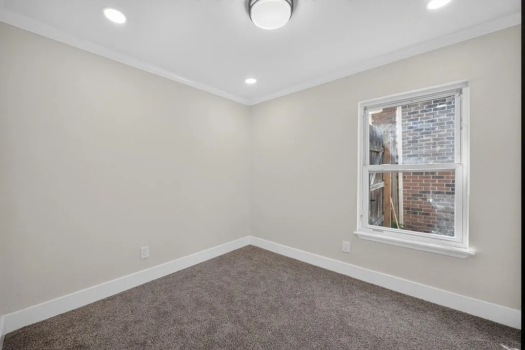 Single Family Residence For Sale in Tarrant County , 5310 Pocassett Drive, Arlington, Texas 76018, 3 Bedroom, 2 Bathroom, 2 Garage spaces, 1,535 Sqft, built in 1985, mls#21317557, Real Estate Agent in Arlington, Homes For Sale in Tarrant county, Homes For Sale in Arlington, Realtor in Arlington Texas, Real Estate Brokerage Independent Realty Texas, Luminita Cordes Realtor