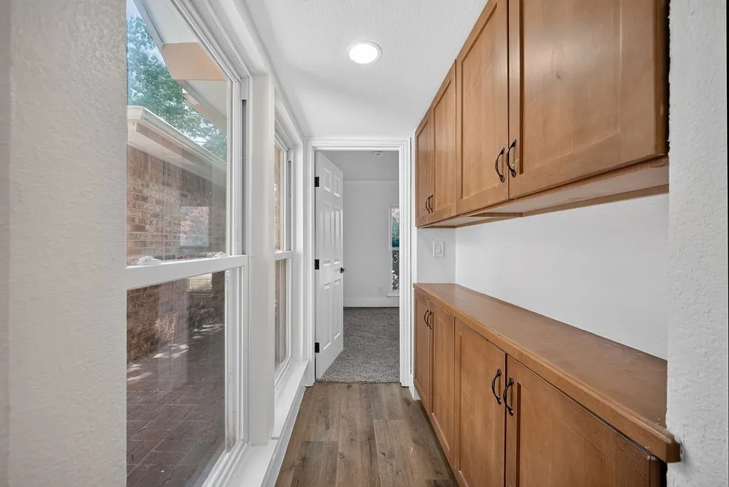 Single Family Residence For Sale in Tarrant County , 5310 Pocassett Drive, Arlington, Texas 76018, 3 Bedroom, 2 Bathroom, 2 Garage spaces, 1,535 Sqft, built in 1985, mls#21317557, Real Estate Agent in Arlington, Homes For Sale in Tarrant county, Homes For Sale in Arlington, Realtor in Arlington Texas, Real Estate Brokerage Independent Realty Texas, Luminita Cordes Realtor