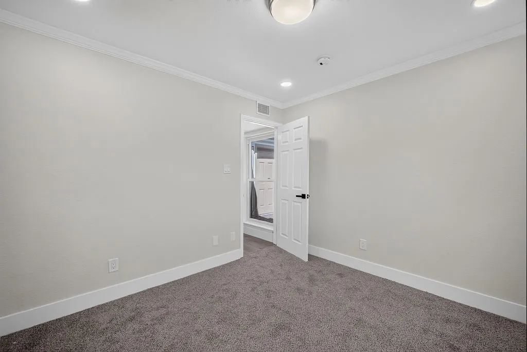 Single Family Residence For Sale in Tarrant County , 5310 Pocassett Drive, Arlington, Texas 76018, 3 Bedroom, 2 Bathroom, 2 Garage spaces, 1,535 Sqft, built in 1985, mls#21317557, Real Estate Agent in Arlington, Homes For Sale in Tarrant county, Homes For Sale in Arlington, Realtor in Arlington Texas, Real Estate Brokerage Independent Realty Texas, Luminita Cordes Realtor