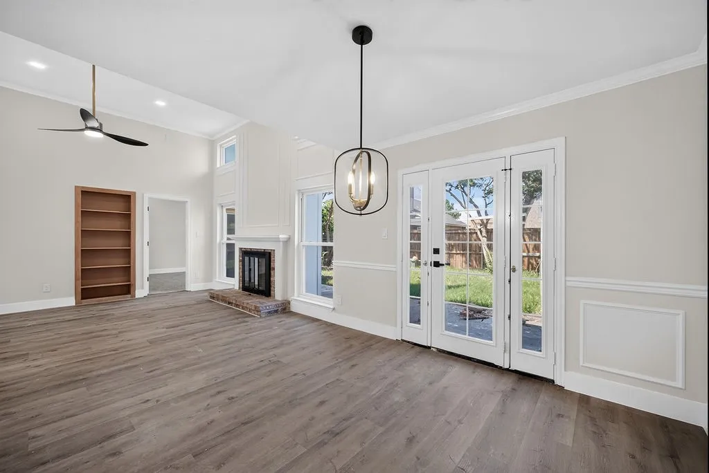 Single Family Residence For Sale in Tarrant County , 5310 Pocassett Drive, Arlington, Texas 76018, 3 Bedroom, 2 Bathroom, 2 Garage spaces, 1,535 Sqft, built in 1985, mls#21317557, Real Estate Agent in Arlington, Homes For Sale in Tarrant county, Homes For Sale in Arlington, Realtor in Arlington Texas, Real Estate Brokerage Independent Realty Texas, Luminita Cordes Realtor