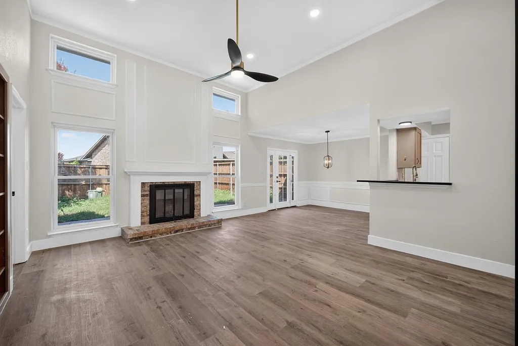 Single Family Residence For Sale in Tarrant County , 5310 Pocassett Drive, Arlington, Texas 76018, 3 Bedroom, 2 Bathroom, 2 Garage spaces, 1,535 Sqft, built in 1985, mls#21317557, Real Estate Agent in Arlington, Homes For Sale in Tarrant county, Homes For Sale in Arlington, Realtor in Arlington Texas, Real Estate Brokerage Independent Realty Texas, Luminita Cordes Realtor