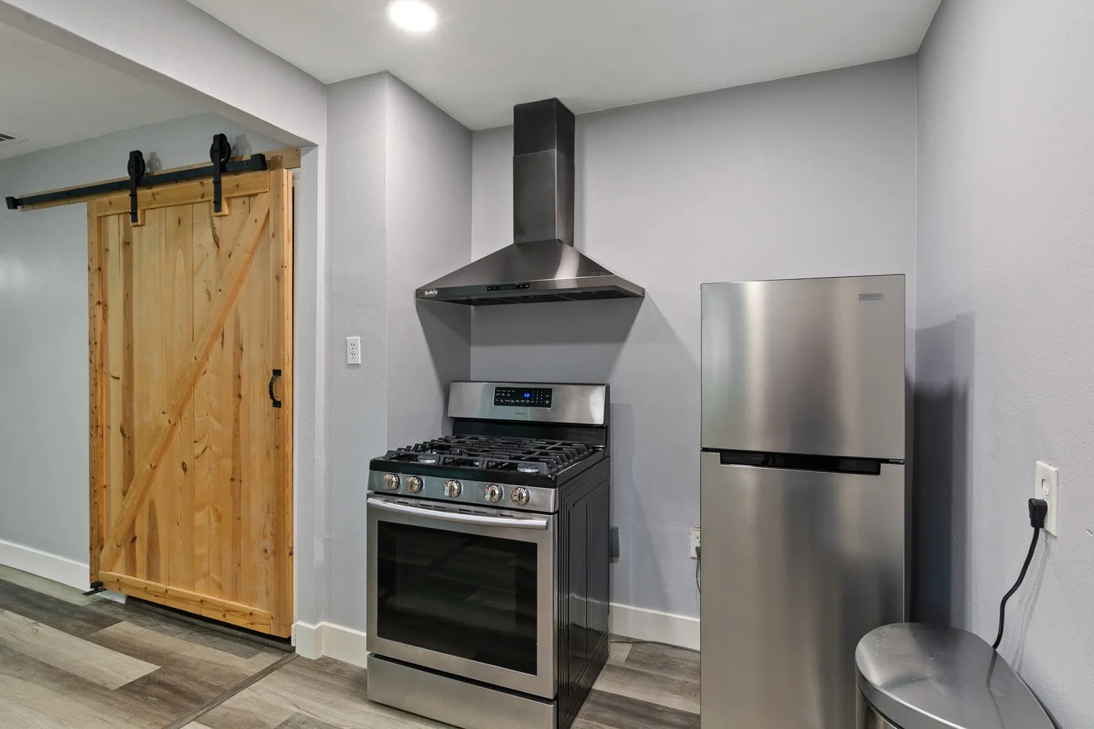 Single Family Residence For Sale in Dallas County , 1432 Meadowbrook Drive, Garland, Texas 75042, 3 Bedroom, 2 Bathroom, 2 Garage spaces, 1,246 Sqft, built in 1948, mls#21317493, Real Estate Agent in Garland, Homes For Sale in Dallas county, Homes For Sale in Garland, Realtor in Garland Texas, Real Estate Brokerage Independent Realty Texas, Luminita Cordes Realtor