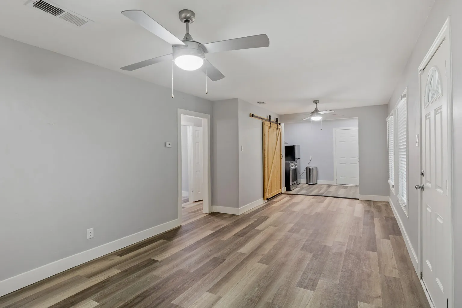 Single Family Residence For Sale in Dallas County , 1432 Meadowbrook Drive, Garland, Texas 75042, 3 Bedroom, 2 Bathroom, 2 Garage spaces, 1,246 Sqft, built in 1948, mls#21317493, Real Estate Agent in Garland, Homes For Sale in Dallas county, Homes For Sale in Garland, Realtor in Garland Texas, Real Estate Brokerage Independent Realty Texas, Luminita Cordes Realtor