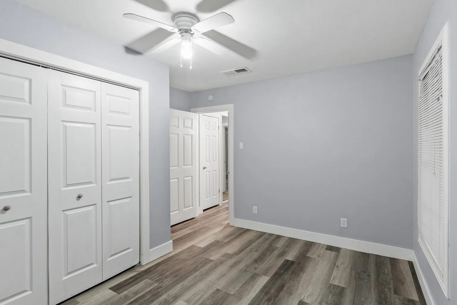 Single Family Residence For Sale in Dallas County , 1432 Meadowbrook Drive, Garland, Texas 75042, 3 Bedroom, 2 Bathroom, 2 Garage spaces, 1,246 Sqft, built in 1948, mls#21317493, Real Estate Agent in Garland, Homes For Sale in Dallas county, Homes For Sale in Garland, Realtor in Garland Texas, Real Estate Brokerage Independent Realty Texas, Luminita Cordes Realtor