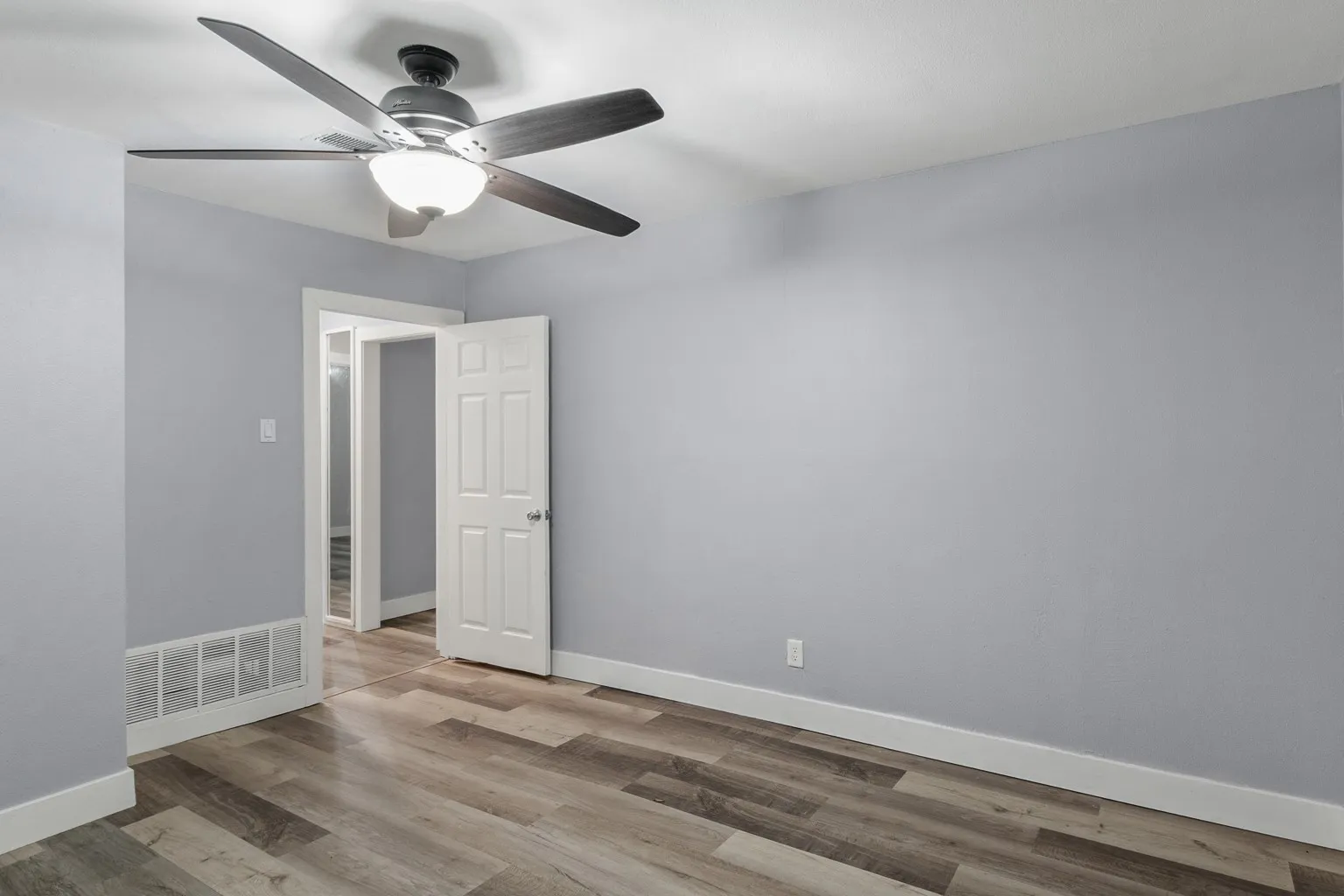 Single Family Residence For Sale in Dallas County , 1432 Meadowbrook Drive, Garland, Texas 75042, 3 Bedroom, 2 Bathroom, 2 Garage spaces, 1,246 Sqft, built in 1948, mls#21317493, Real Estate Agent in Garland, Homes For Sale in Dallas county, Homes For Sale in Garland, Realtor in Garland Texas, Real Estate Brokerage Independent Realty Texas, Luminita Cordes Realtor