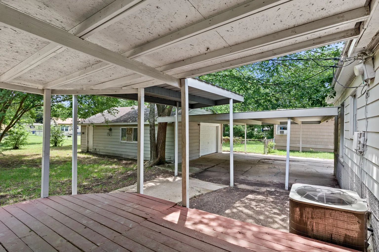 Single Family Residence For Sale in Dallas County , 1432 Meadowbrook Drive, Garland, Texas 75042, 3 Bedroom, 2 Bathroom, 2 Garage spaces, 1,246 Sqft, built in 1948, mls#21317493, Real Estate Agent in Garland, Homes For Sale in Dallas county, Homes For Sale in Garland, Realtor in Garland Texas, Real Estate Brokerage Independent Realty Texas, Luminita Cordes Realtor