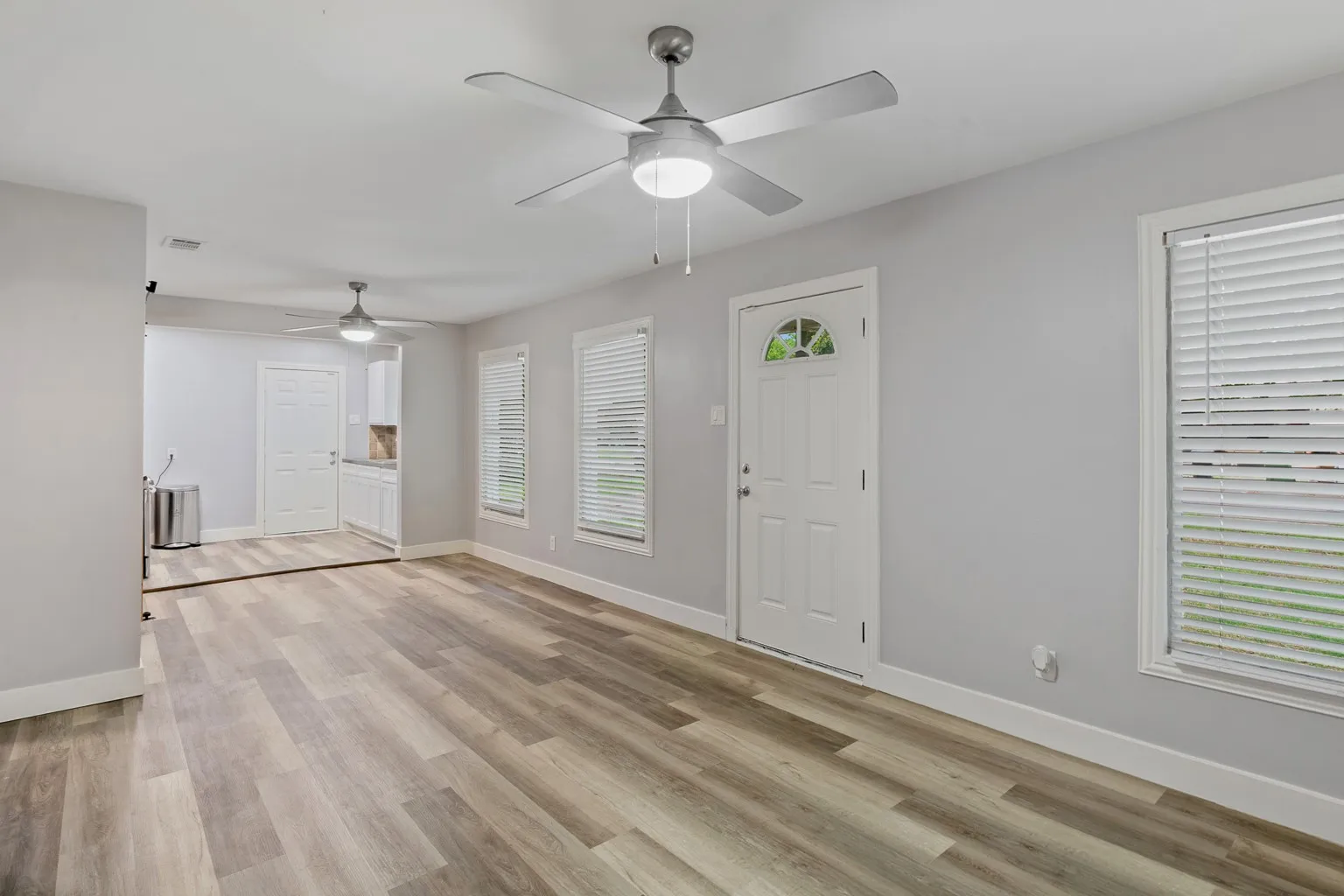 Single Family Residence For Sale in Dallas County , 1432 Meadowbrook Drive, Garland, Texas 75042, 3 Bedroom, 2 Bathroom, 2 Garage spaces, 1,246 Sqft, built in 1948, mls#21317493, Real Estate Agent in Garland, Homes For Sale in Dallas county, Homes For Sale in Garland, Realtor in Garland Texas, Real Estate Brokerage Independent Realty Texas, Luminita Cordes Realtor