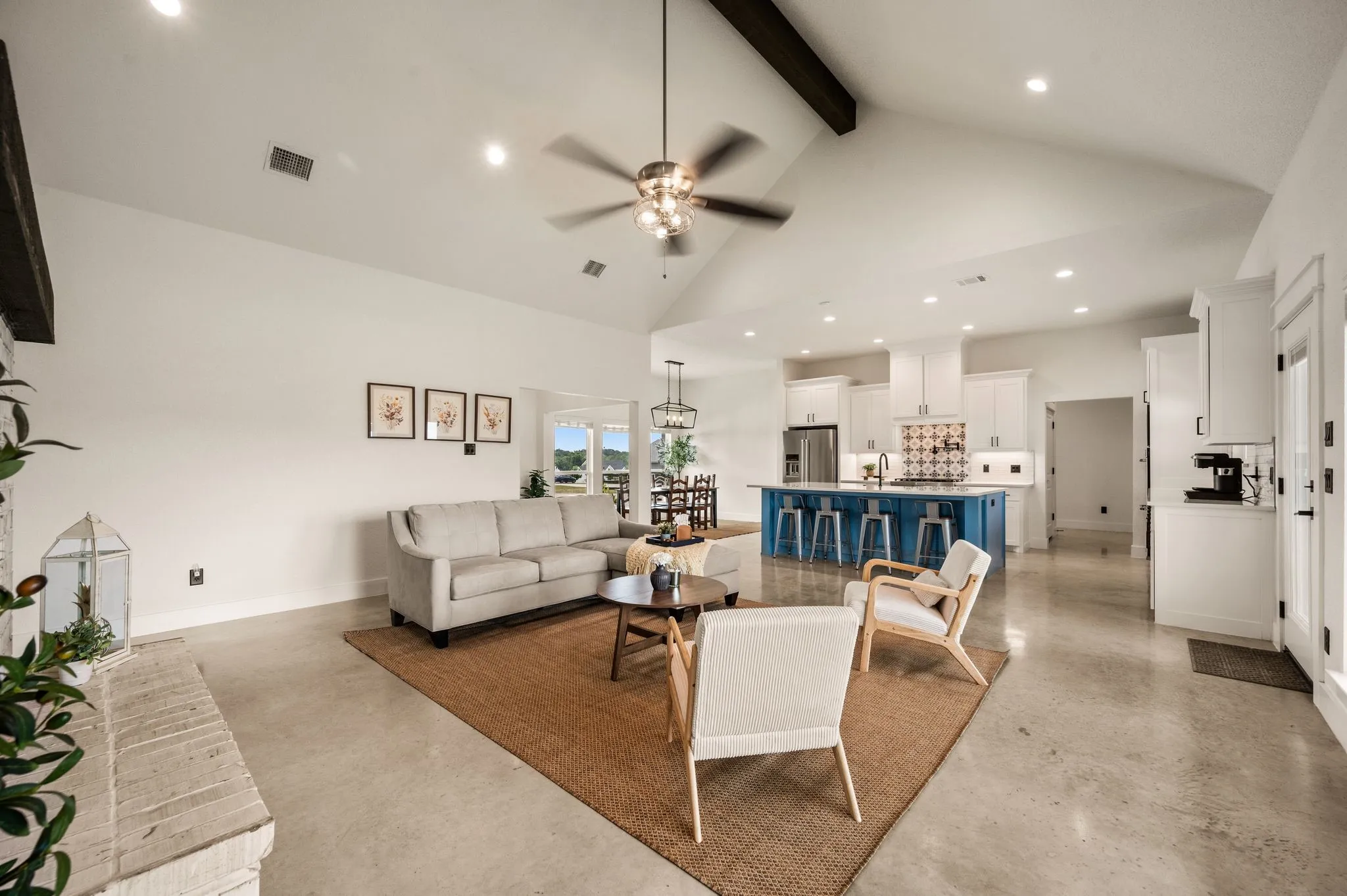 Single Family Residence For Sale in Wise County , 151 Lakota Drive, Bridgeport, Texas 76426, 4 Bedroom, 5 Bathroom, 3 Garage spaces, 3,620 Sqft, built in 2022, mls#21316328, Real Estate Agent in Bridgeport, Homes For Sale in Wise county, Homes For Sale in Bridgeport, Realtor in Bridgeport Texas, Real Estate Brokerage Independent Realty Texas, Luminita Cordes Realtor