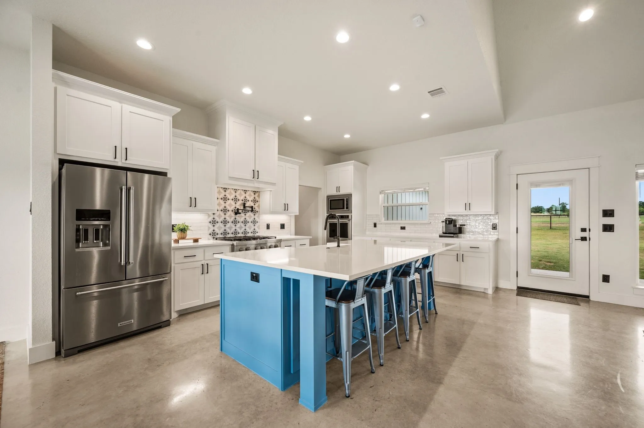 Single Family Residence For Sale in Wise County , 151 Lakota Drive, Bridgeport, Texas 76426, 4 Bedroom, 5 Bathroom, 3 Garage spaces, 3,620 Sqft, built in 2022, mls#21316328, Real Estate Agent in Bridgeport, Homes For Sale in Wise county, Homes For Sale in Bridgeport, Realtor in Bridgeport Texas, Real Estate Brokerage Independent Realty Texas, Luminita Cordes Realtor