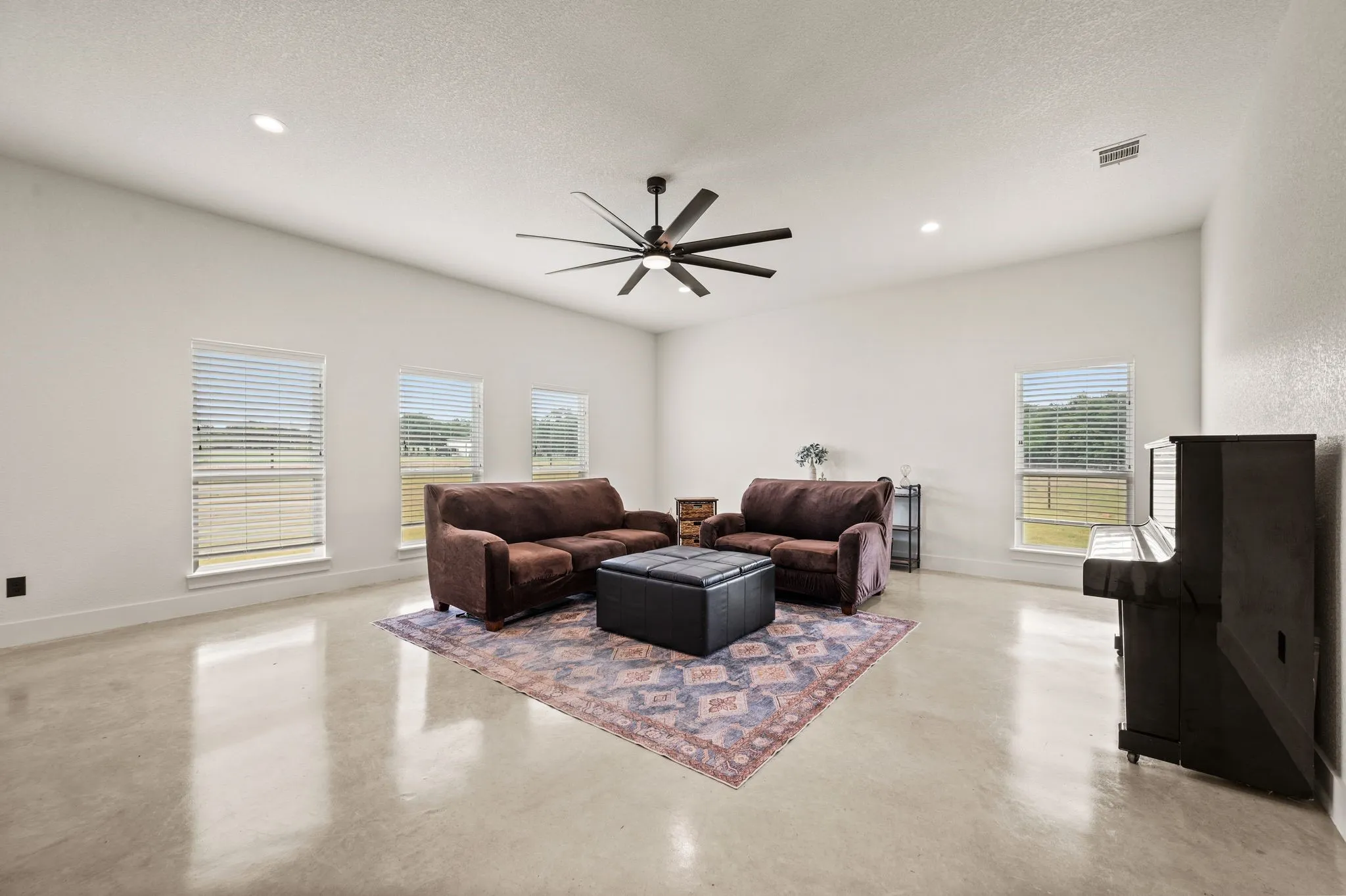 Single Family Residence For Sale in Wise County , 151 Lakota Drive, Bridgeport, Texas 76426, 4 Bedroom, 5 Bathroom, 3 Garage spaces, 3,620 Sqft, built in 2022, mls#21316328, Real Estate Agent in Bridgeport, Homes For Sale in Wise county, Homes For Sale in Bridgeport, Realtor in Bridgeport Texas, Real Estate Brokerage Independent Realty Texas, Luminita Cordes Realtor