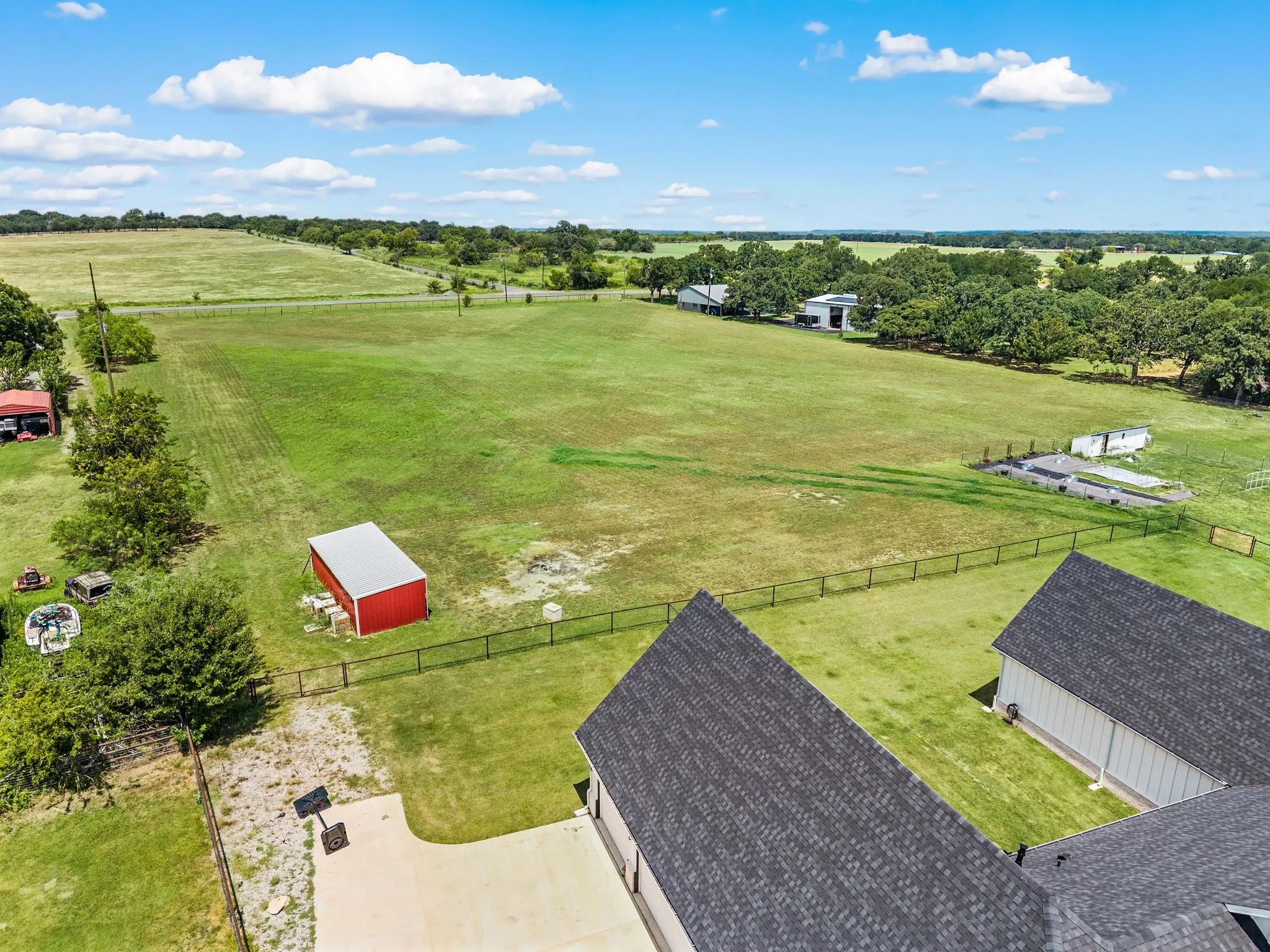 Single Family Residence For Sale in Wise County , 151 Lakota Drive, Bridgeport, Texas 76426, 4 Bedroom, 5 Bathroom, 3 Garage spaces, 3,620 Sqft, built in 2022, mls#21316328, Real Estate Agent in Bridgeport, Homes For Sale in Wise county, Homes For Sale in Bridgeport, Realtor in Bridgeport Texas, Real Estate Brokerage Independent Realty Texas, Luminita Cordes Realtor