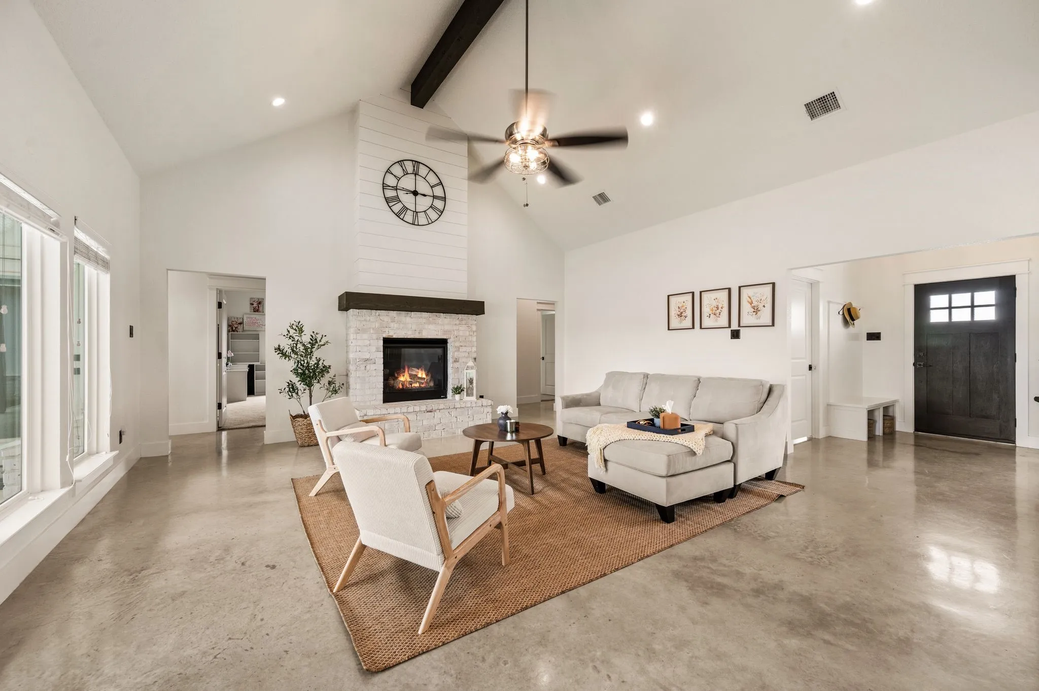 Single Family Residence For Sale in Wise County , 151 Lakota Drive, Bridgeport, Texas 76426, 4 Bedroom, 5 Bathroom, 3 Garage spaces, 3,620 Sqft, built in 2022, mls#21316328, Real Estate Agent in Bridgeport, Homes For Sale in Wise county, Homes For Sale in Bridgeport, Realtor in Bridgeport Texas, Real Estate Brokerage Independent Realty Texas, Luminita Cordes Realtor