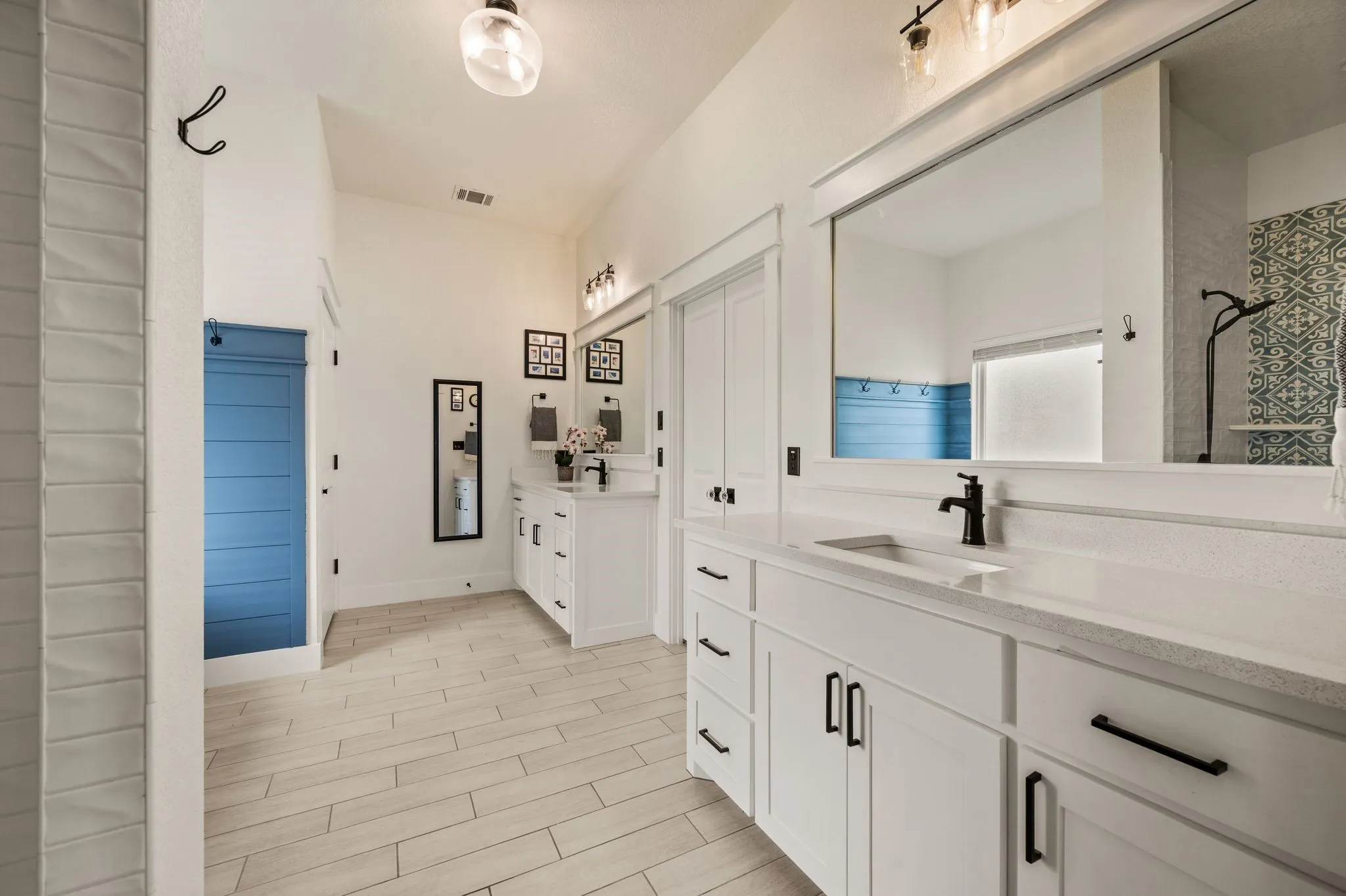 Single Family Residence For Sale in Wise County , 151 Lakota Drive, Bridgeport, Texas 76426, 4 Bedroom, 5 Bathroom, 3 Garage spaces, 3,620 Sqft, built in 2022, mls#21316328, Real Estate Agent in Bridgeport, Homes For Sale in Wise county, Homes For Sale in Bridgeport, Realtor in Bridgeport Texas, Real Estate Brokerage Independent Realty Texas, Luminita Cordes Realtor