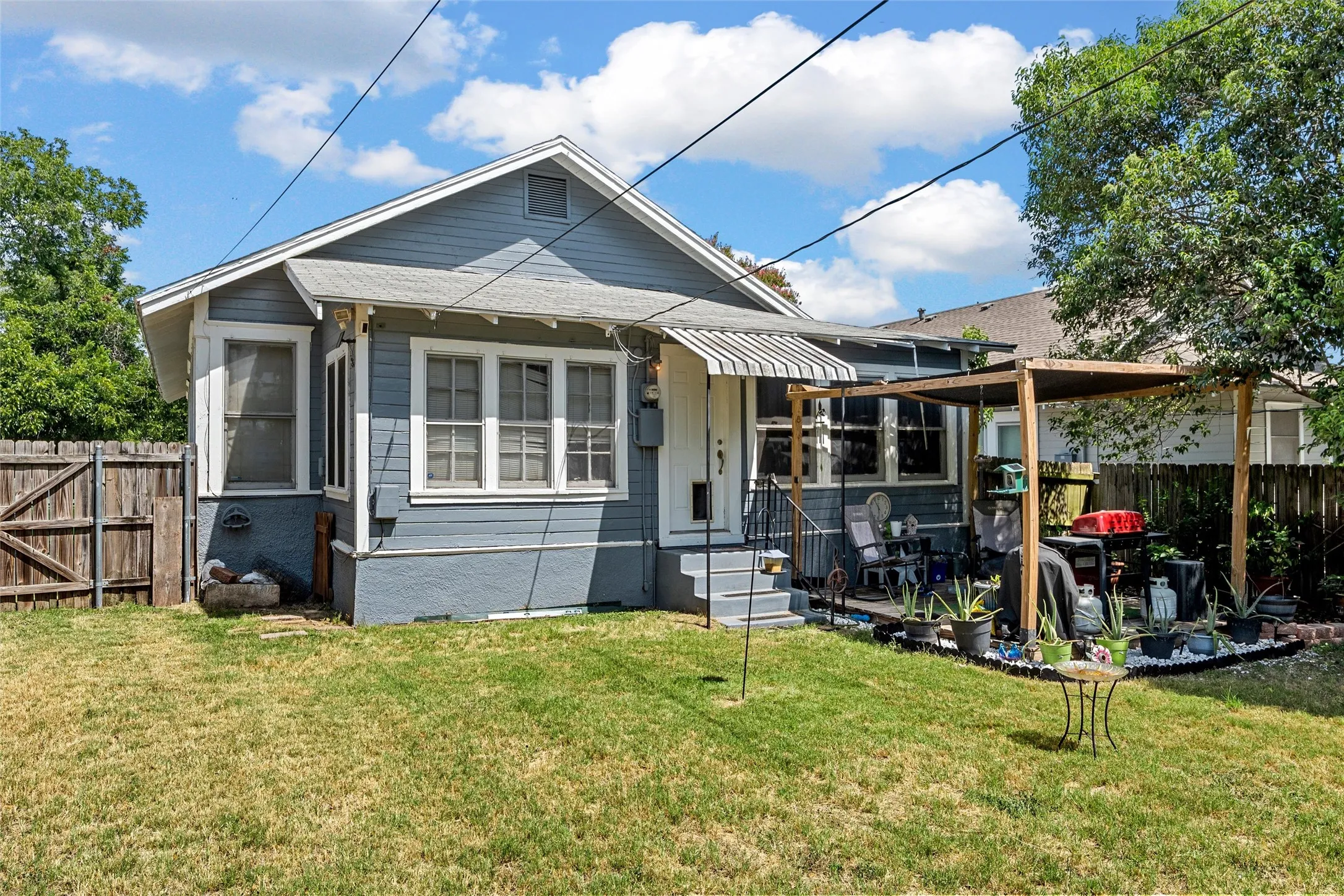 Single Family Residence For Sale in Mc Lennan County , 2722 Gorman Avenue, Waco, Texas 76707, 2 Bedroom, 1 Bathroom, Garage spaces, 1,606 Sqft, built in 1920, Price $205,000, mls#21296628, Real Estate Agent in Waco, Homes For Sale in Mc Lennan county, Homes For Sale in Waco, Realtor in Waco Texas, Real Estate Brokerage Independent Realty Texas, Luminita Cordes Realtor