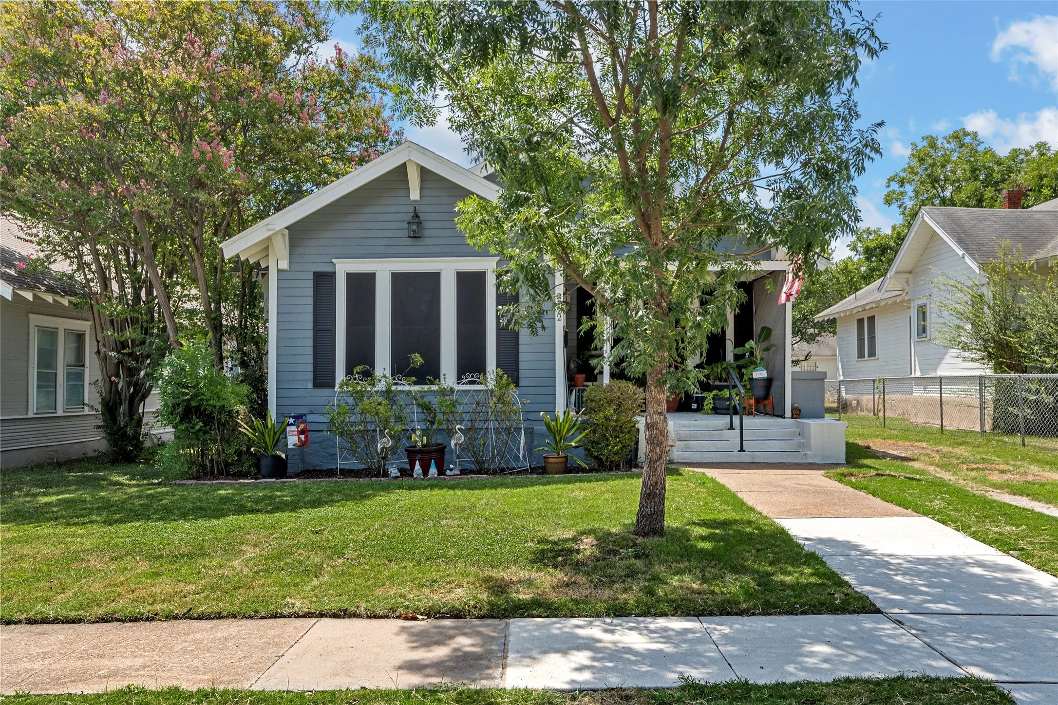 Single Family Residence For Sale in Mc Lennan County , 2722 Gorman Avenue, Waco, Texas 76707, 2 Bedroom, 1 Bathroom, Garage spaces, 1,606 Sqft, built in 1920, Price $205,000, mls#21296628, Real Estate Agent in Waco, Homes For Sale in Mc Lennan county, Homes For Sale in Waco, Realtor in Waco Texas, Real Estate Brokerage Independent Realty Texas, Luminita Cordes Realtor