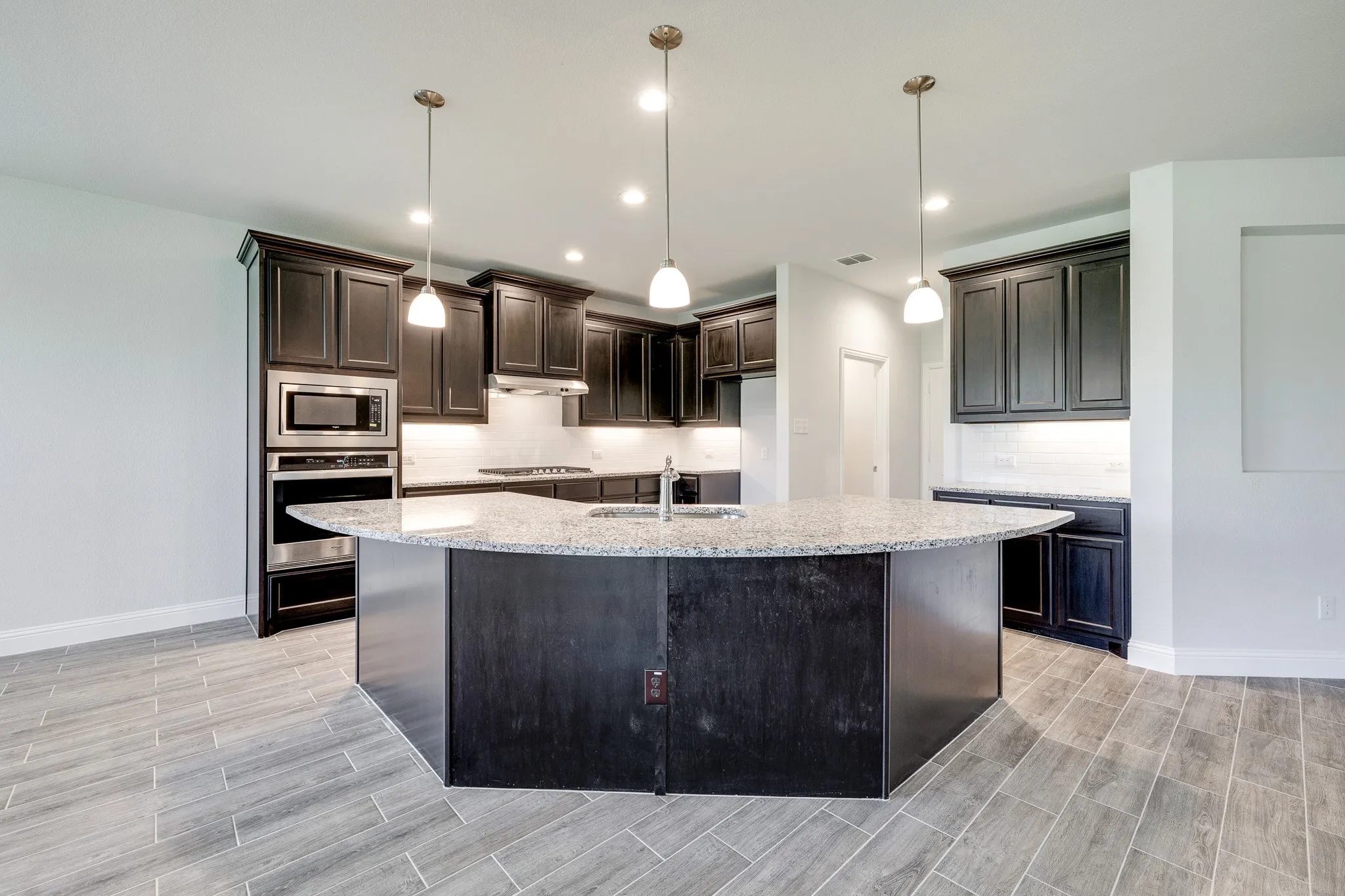 Single Family Residence For Rent in Johnson County , 1216 Blanco Trail, Mansfield, Texas 76063, 4 Bedroom, 3 Bathroom, 2 Garage spaces, 3,201 Sqft, built in 2022, mls#21317615, Real Estate Agent in Mansfield, Homes For Rent in Johnson county, Homes For Rent in Mansfield, Realtor in Mansfield Texas, Real Estate Brokerage Independent Realty Texas, Luminita Cordes Realtor