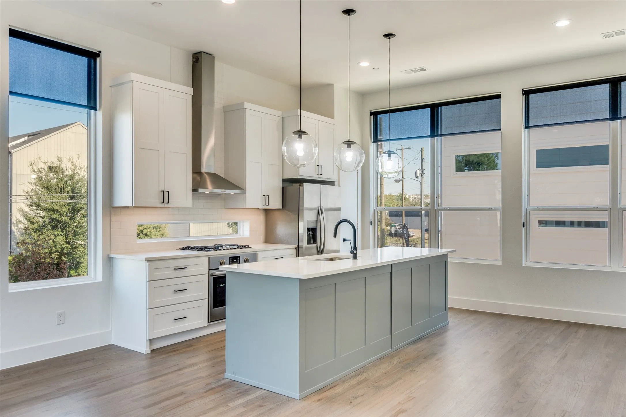 Townhouse For Rent in Dallas County , 4718 Bryan Street 204, Dallas, Texas 75204, 2 Bedroom, 3 Bathroom, 2 Garage spaces, 1,490 Sqft, built in 2024, mls#21317624, Real Estate Agent in Dallas, Homes For Rent in Dallas county, Homes For Rent in Dallas, Realtor in Dallas Texas, Real Estate Brokerage Independent Realty Texas, Luminita Cordes Realtor