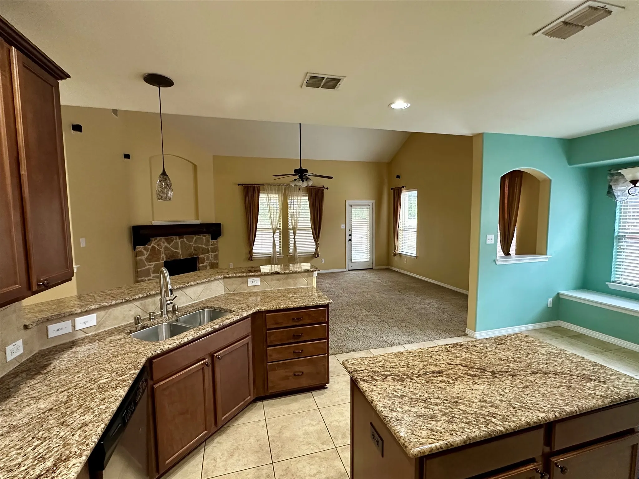 Single Family Residence For Rent in Denton County , 401 Bluefinch Drive, Little Elm, Texas 75068, 4 Bedroom, 3 Bathroom, 2 Garage spaces, 2,515 Sqft, built in 2011, mls#21316134, Real Estate Agent in Little Elm, Homes For Rent in Denton county, Homes For Rent in Little Elm, Realtor in Little Elm Texas, Real Estate Brokerage Independent Realty Texas, Luminita Cordes Realtor