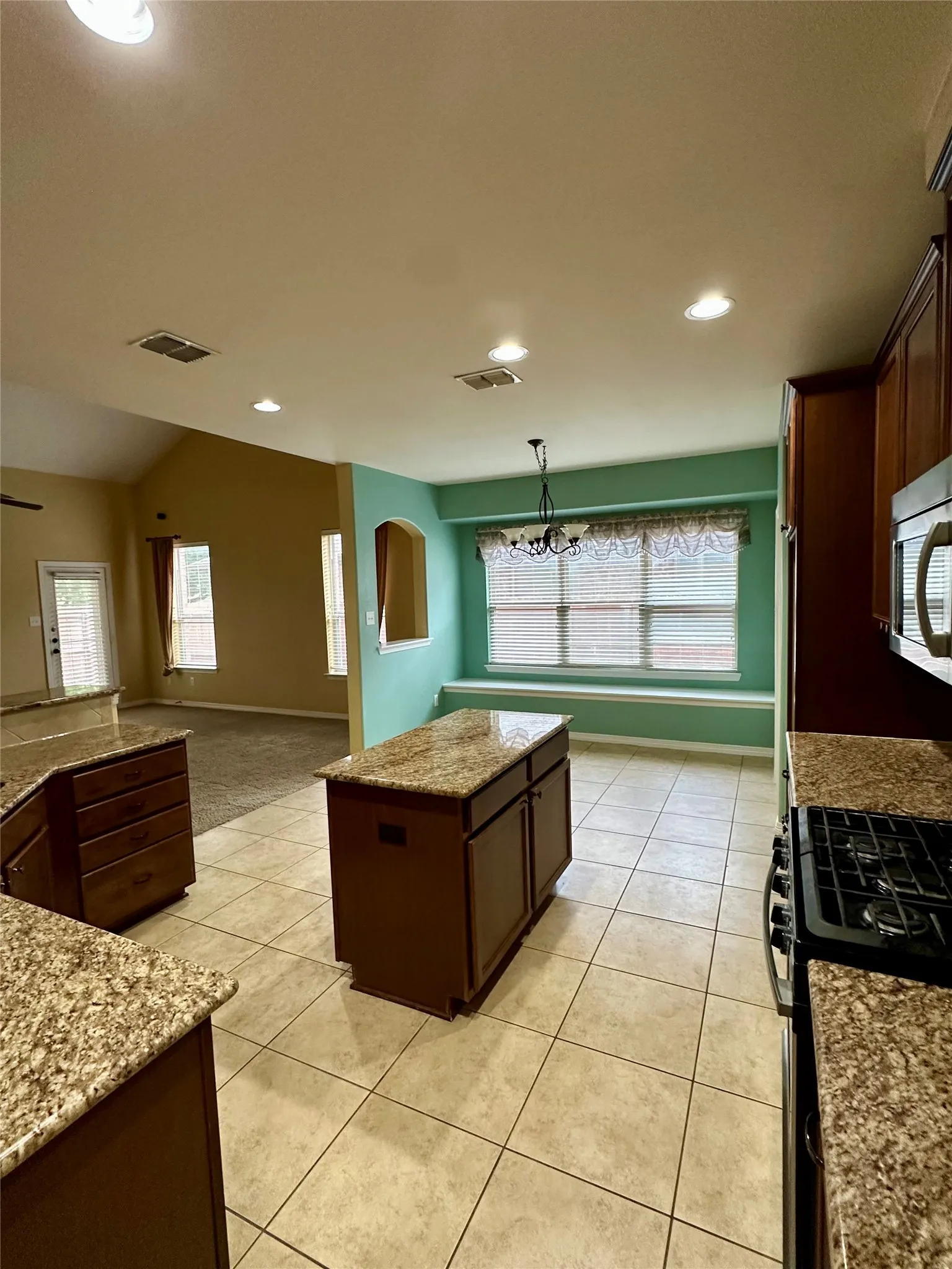 Single Family Residence For Rent in Denton County , 401 Bluefinch Drive, Little Elm, Texas 75068, 4 Bedroom, 3 Bathroom, 2 Garage spaces, 2,515 Sqft, built in 2011, mls#21316134, Real Estate Agent in Little Elm, Homes For Rent in Denton county, Homes For Rent in Little Elm, Realtor in Little Elm Texas, Real Estate Brokerage Independent Realty Texas, Luminita Cordes Realtor