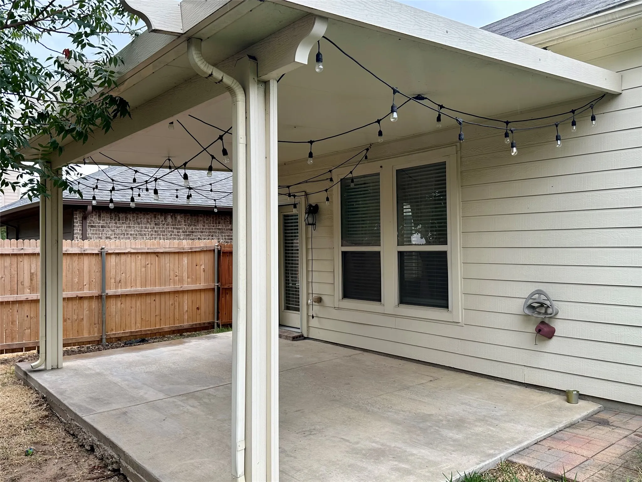 Single Family Residence For Rent in Denton County , 401 Bluefinch Drive, Little Elm, Texas 75068, 4 Bedroom, 3 Bathroom, 2 Garage spaces, 2,515 Sqft, built in 2011, mls#21316134, Real Estate Agent in Little Elm, Homes For Rent in Denton county, Homes For Rent in Little Elm, Realtor in Little Elm Texas, Real Estate Brokerage Independent Realty Texas, Luminita Cordes Realtor