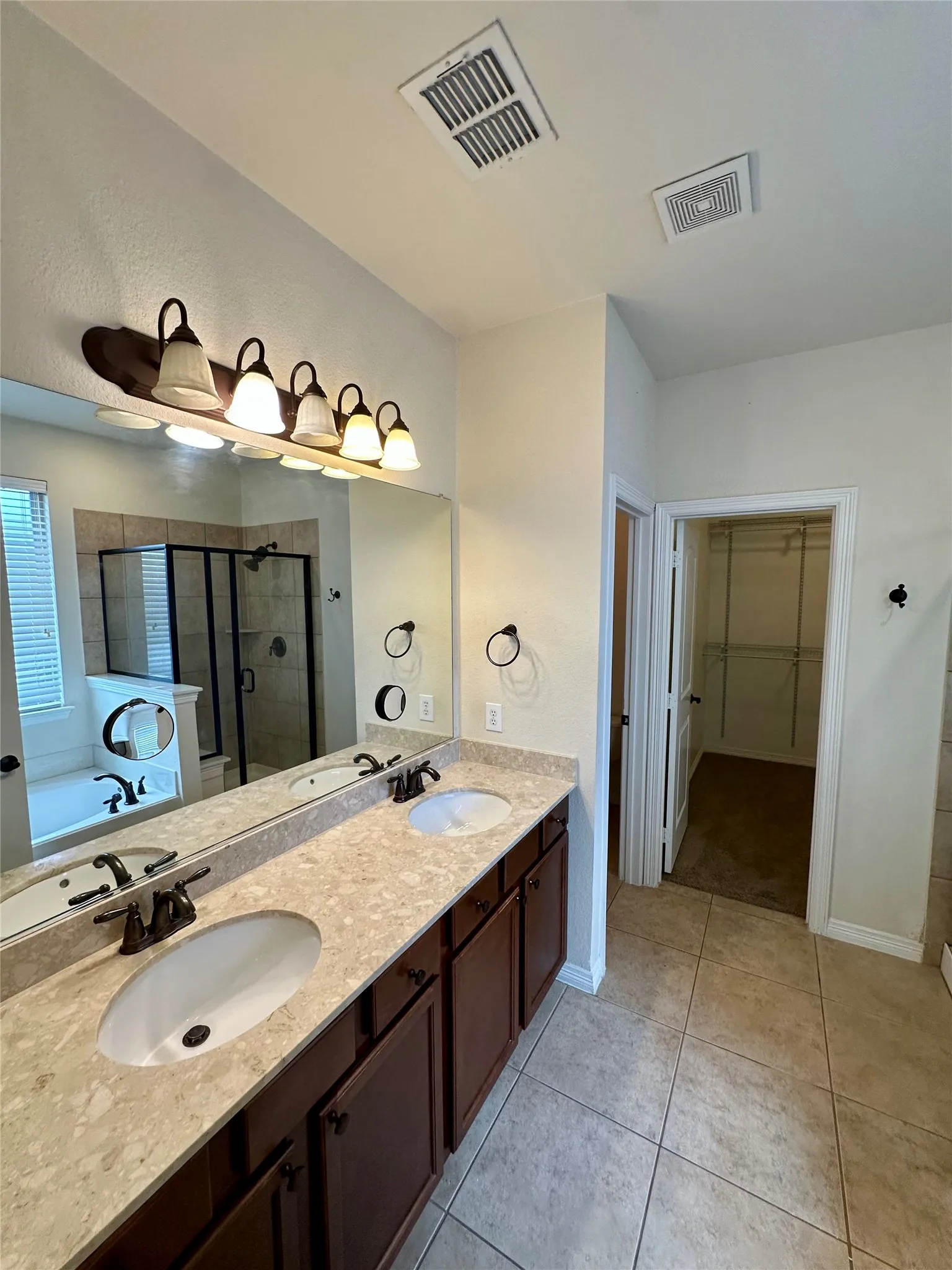 Single Family Residence For Rent in Denton County , 401 Bluefinch Drive, Little Elm, Texas 75068, 4 Bedroom, 3 Bathroom, 2 Garage spaces, 2,515 Sqft, built in 2011, mls#21316134, Real Estate Agent in Little Elm, Homes For Rent in Denton county, Homes For Rent in Little Elm, Realtor in Little Elm Texas, Real Estate Brokerage Independent Realty Texas, Luminita Cordes Realtor