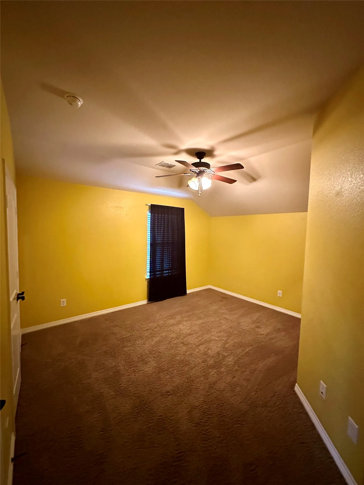 Single Family Residence For Rent in Denton County , 401 Bluefinch Drive, Little Elm, Texas 75068, 4 Bedroom, 3 Bathroom, 2 Garage spaces, 2,515 Sqft, built in 2011, mls#21316134, Real Estate Agent in Little Elm, Homes For Rent in Denton county, Homes For Rent in Little Elm, Realtor in Little Elm Texas, Real Estate Brokerage Independent Realty Texas, Luminita Cordes Realtor