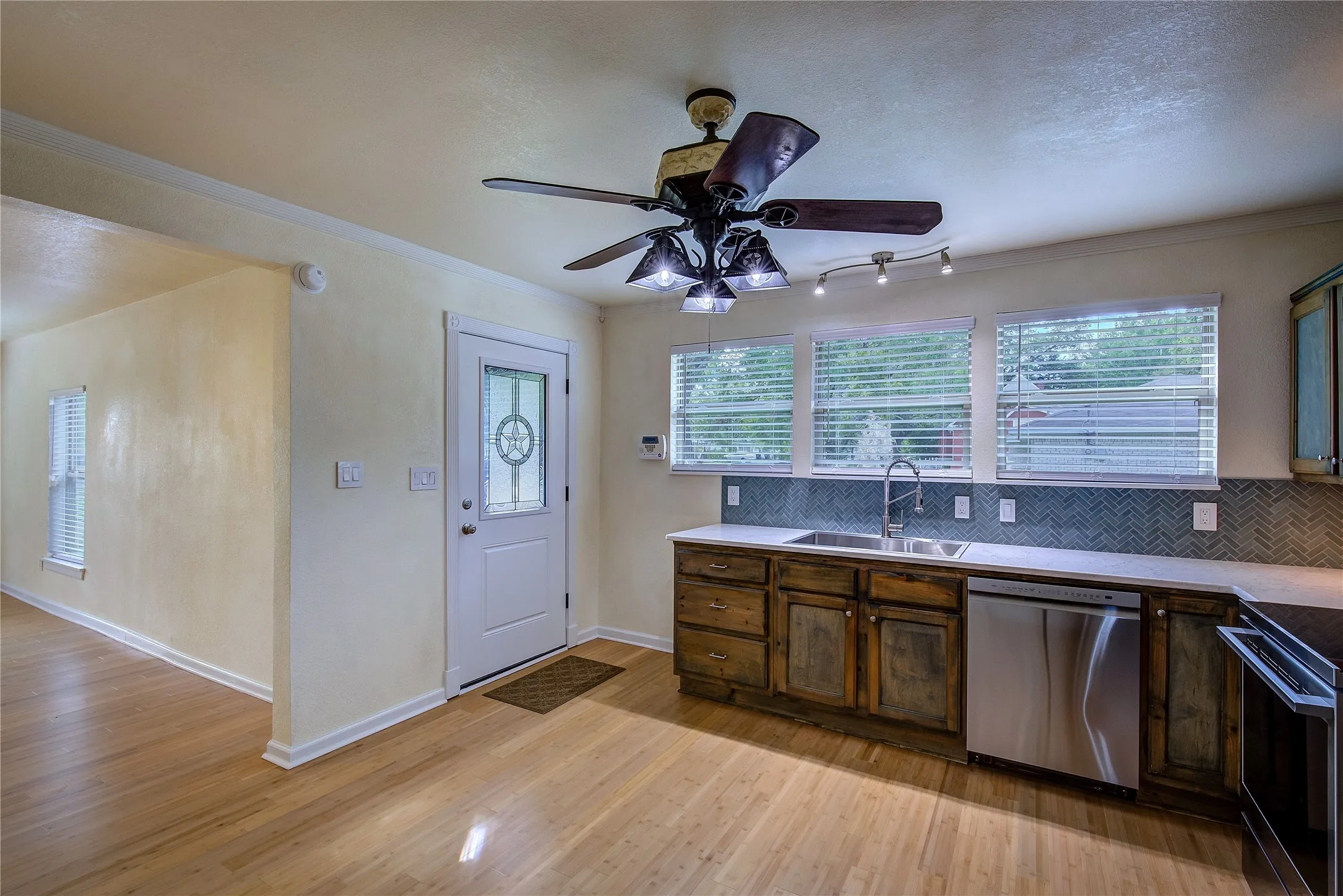 Easy access to the outside from the kitchen