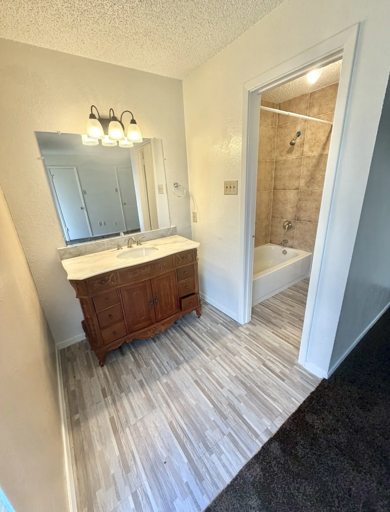 Condominium For Rent in Dallas County , 12484 Abrams Road 2324, Dallas, Texas 75243, 2 Bedroom, 2 Bathroom, Garage spaces, 998 Sqft, built in 1982, Price $1,470, mls#21317610, Real Estate Agent in Dallas, Homes For Rent in Dallas county, Homes For Rent in Dallas, Realtor in Dallas Texas, Real Estate Brokerage Independent Realty Texas, Luminita Cordes Realtor