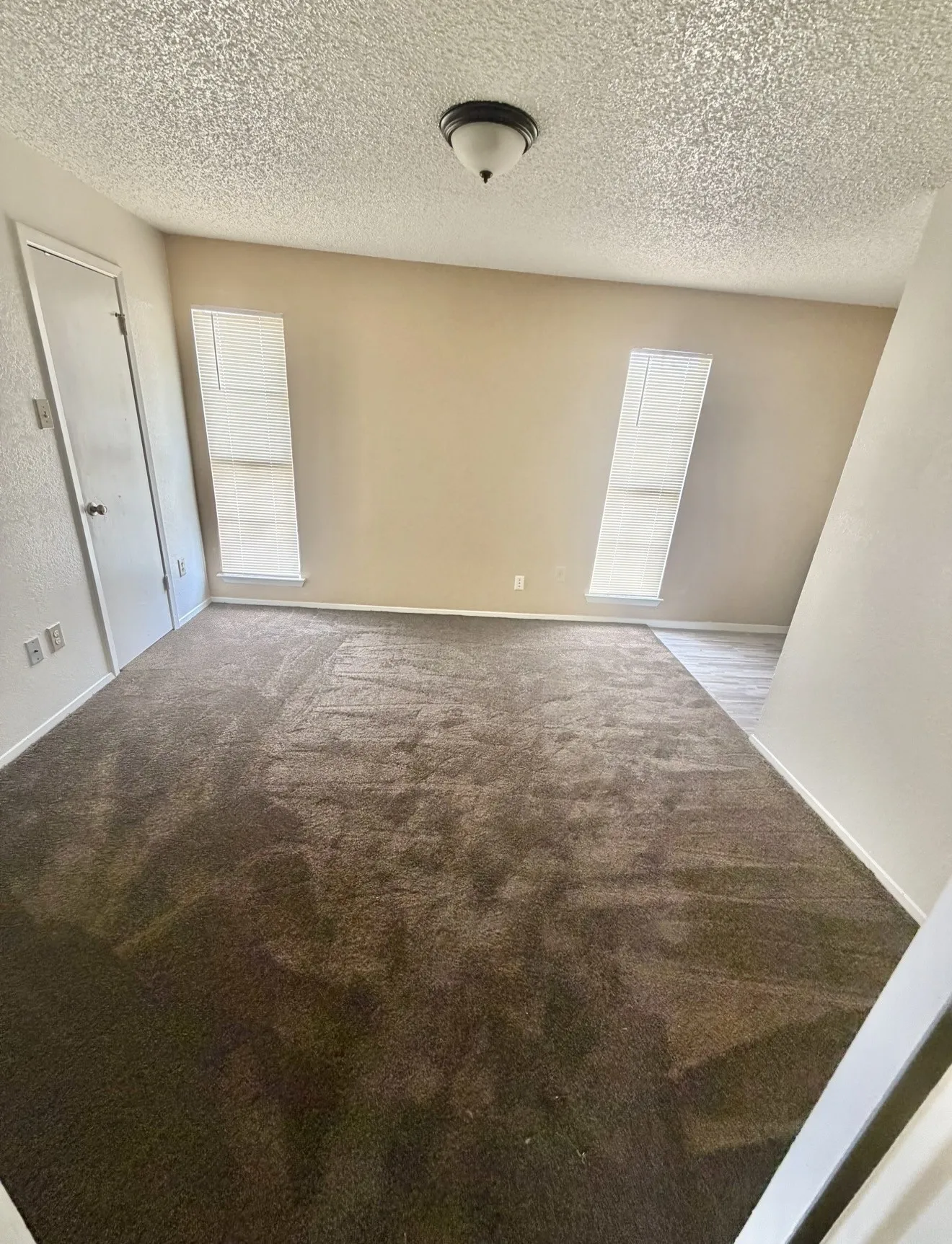 Condominium For Rent in Dallas County , 12484 Abrams Road 2324, Dallas, Texas 75243, 2 Bedroom, 2 Bathroom, Garage spaces, 998 Sqft, built in 1982, Price $1,470, mls#21317610, Real Estate Agent in Dallas, Homes For Rent in Dallas county, Homes For Rent in Dallas, Realtor in Dallas Texas, Real Estate Brokerage Independent Realty Texas, Luminita Cordes Realtor
