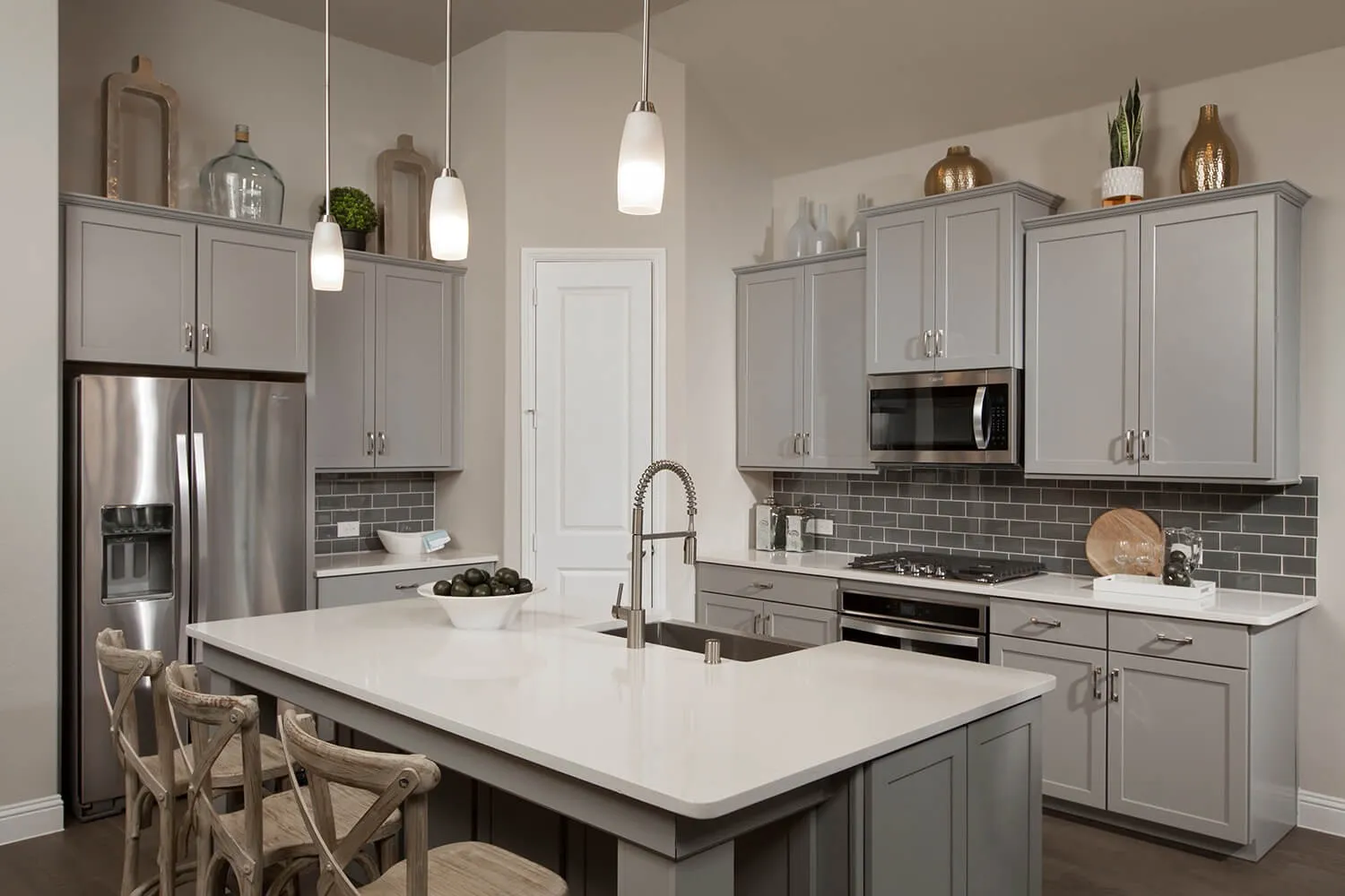 KITCHEN - THE FARNSWORTH (2765 PLAN).jpg