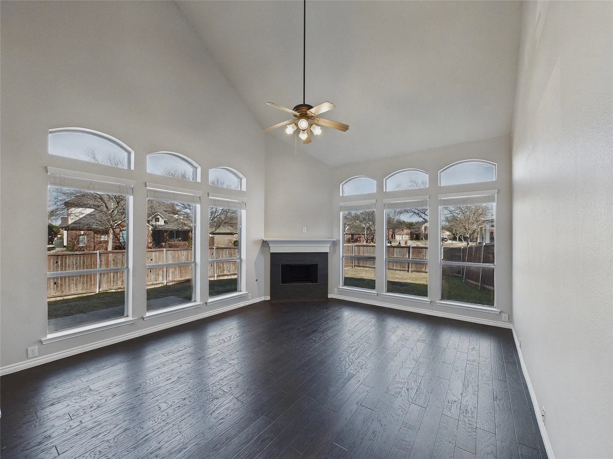 Single Family Residence For Sale in Denton County , 11672 Cape Royal Lane, Frisco, Texas 75033, 5 Bedroom, 4 Bathroom, 2 Garage spaces, 3,641 Sqft, built in 2002, mls#21316434, Real Estate Agent in Frisco, Homes For Sale in Denton county, Homes For Sale in Frisco, Realtor in Frisco Texas, Real Estate Brokerage Independent Realty Texas, Luminita Cordes Realtor
